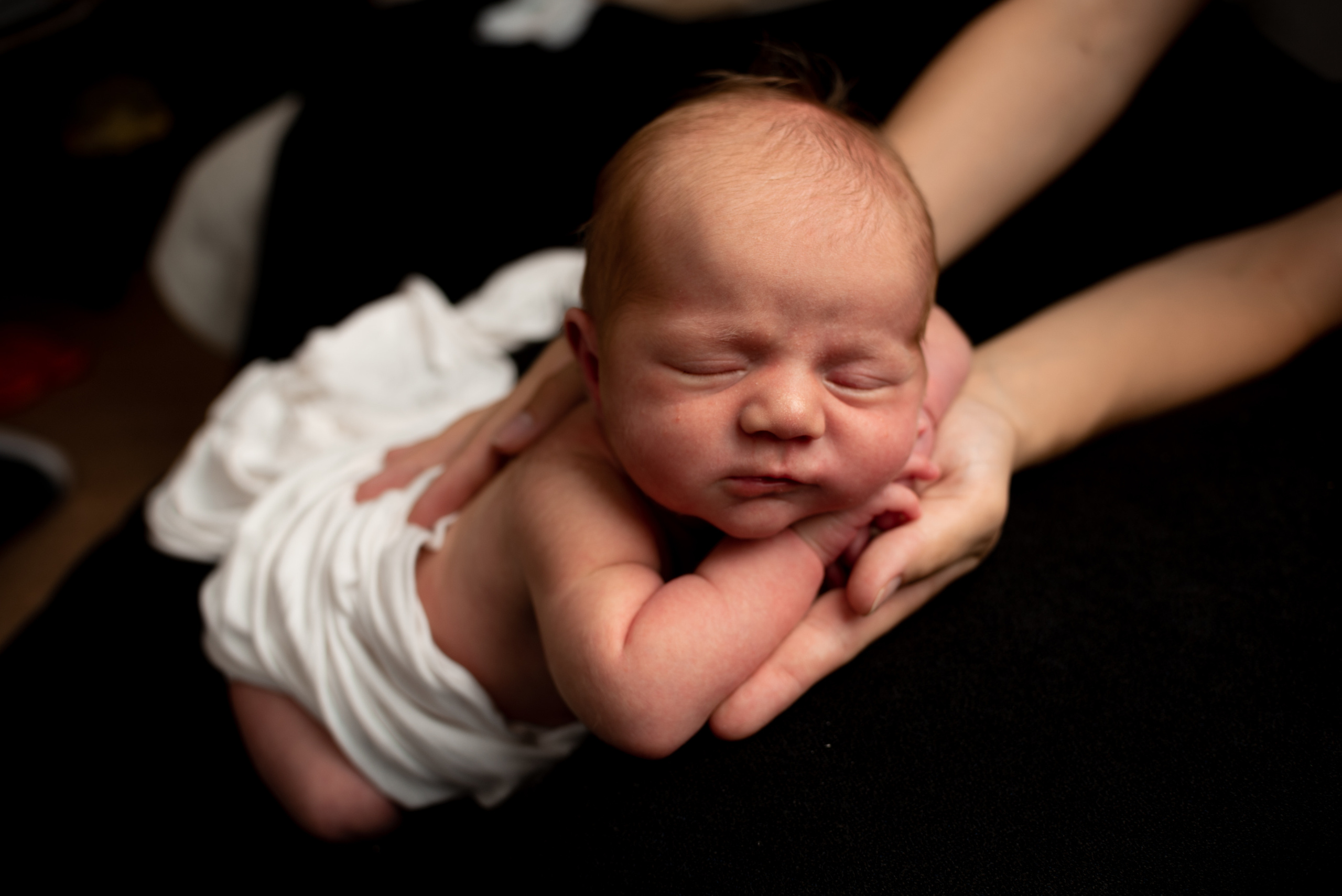 Малышка Анна и невероятные съемки «на черном». Фотограф новорожденных в Нижневартовске Лара Курдюкова