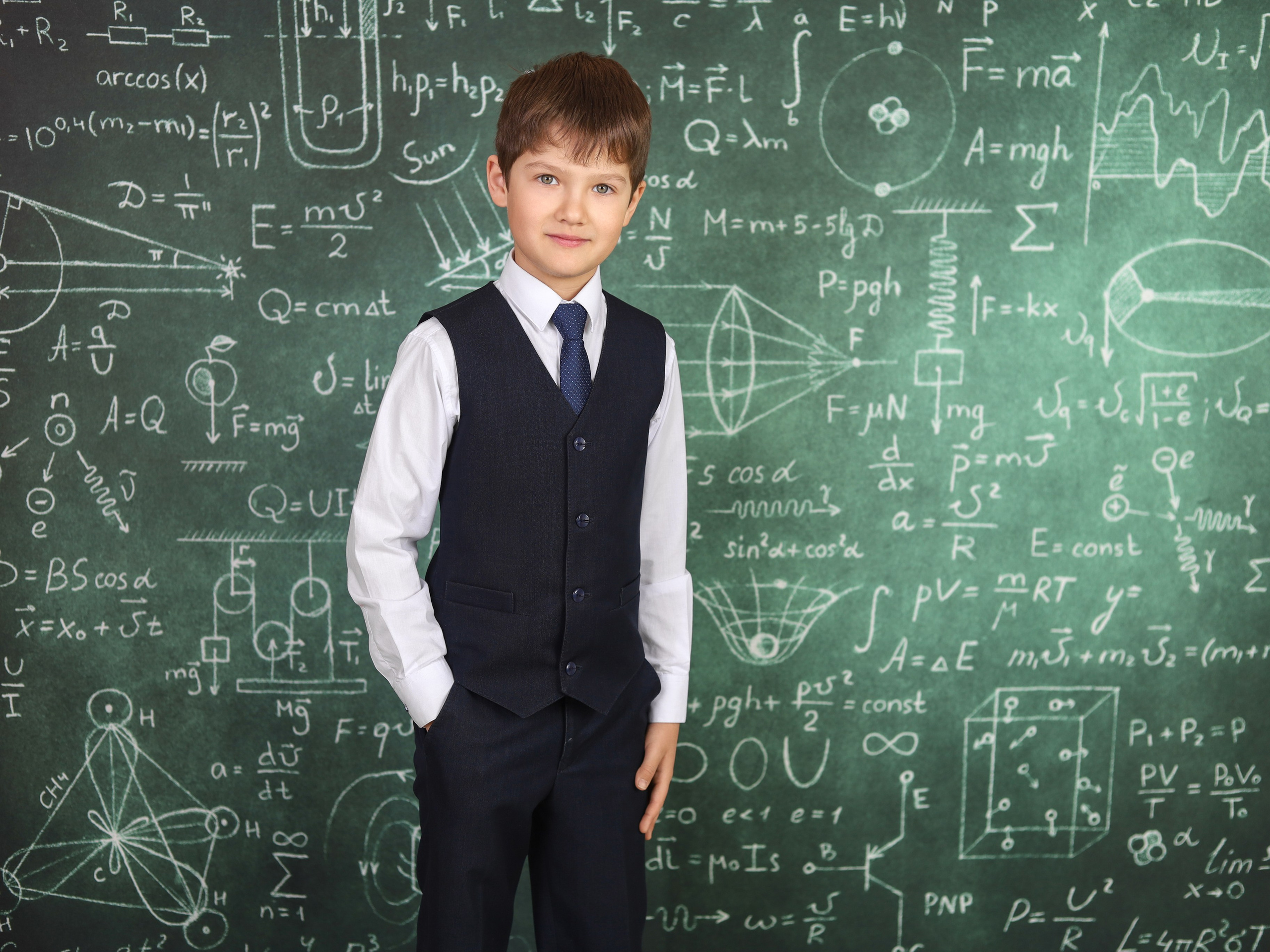 Выпускная книга "Ветер". Выпускные альбомы в Тюмени для школ, садов, вузов спортивных секций