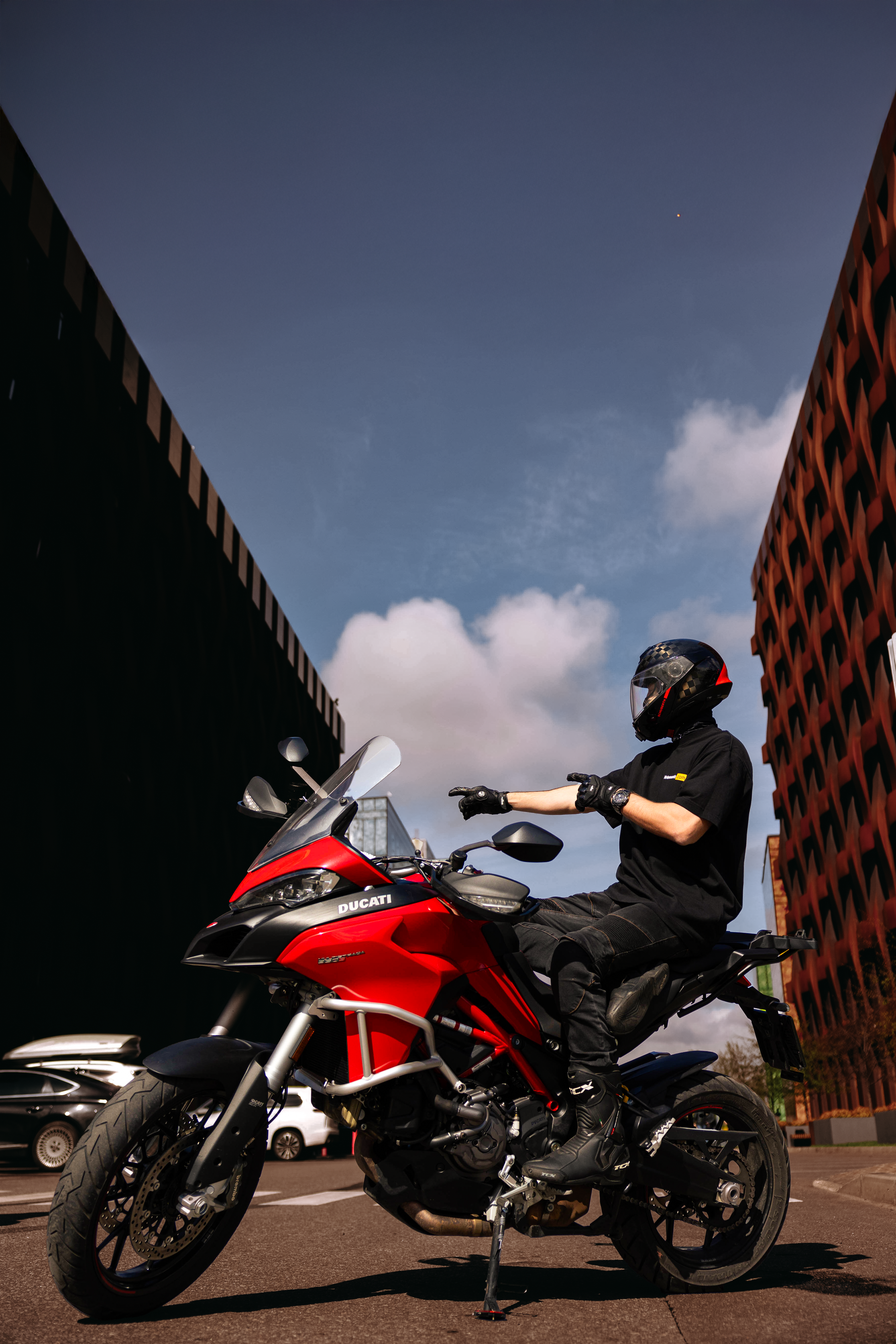 МОТО. Женский и свадебный фотограф в Санкт-Петербурге Элизабет Ланцова. Будуарные съемки, свадебные съемки, лавстори, контент-съемка