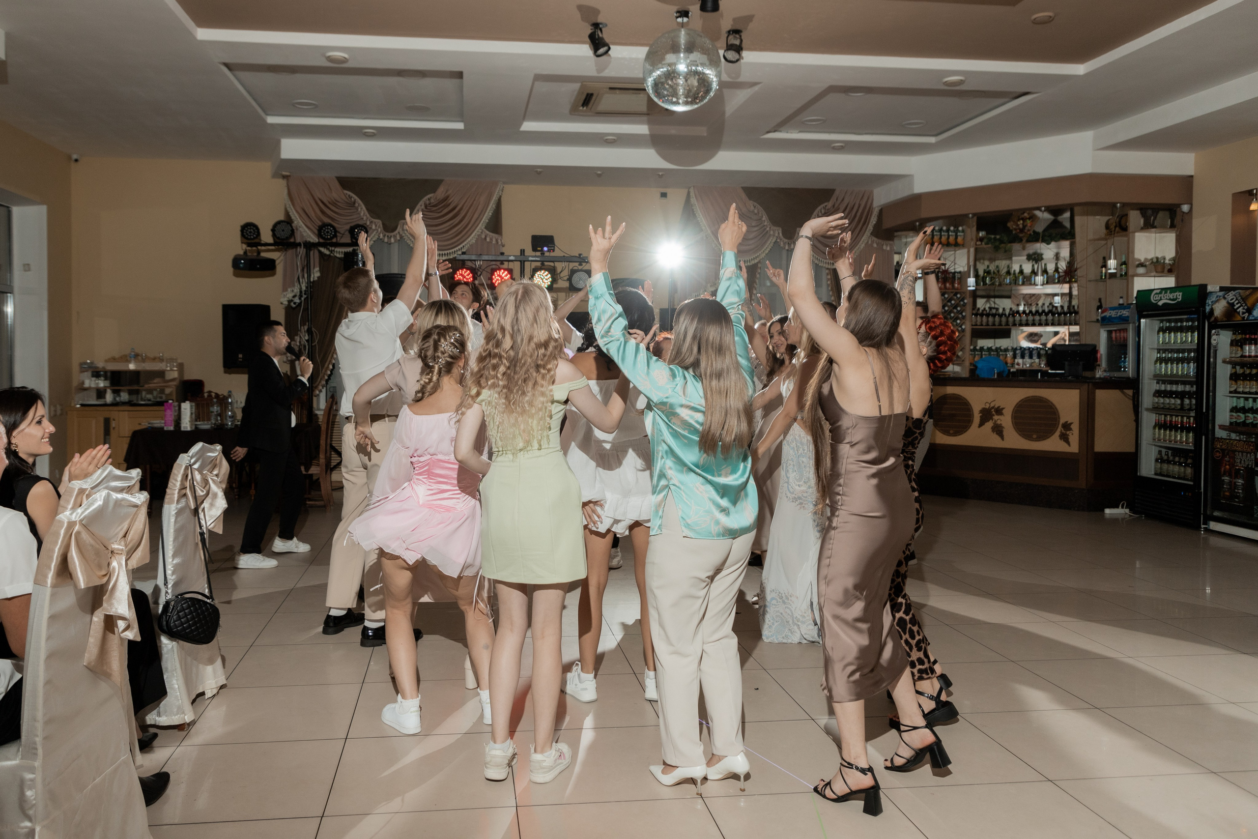 Роман и Александра (банкет). Свадебный фотограф Ангелина Сунгатулина | Саратов | Балаково | Вольск