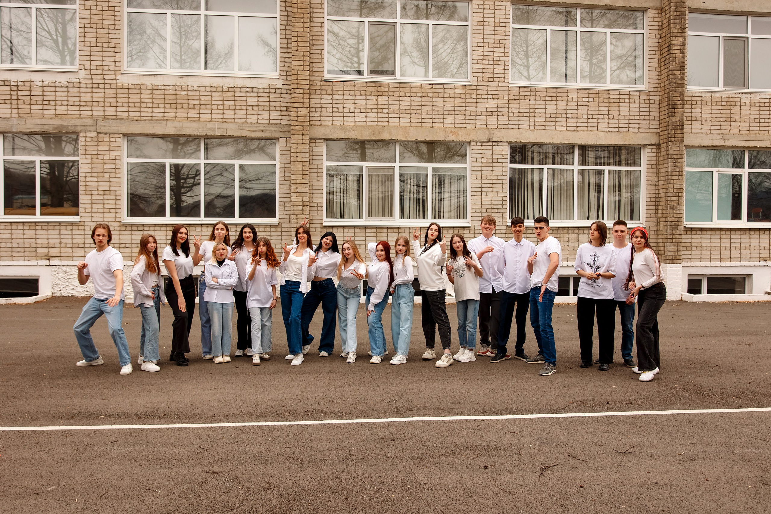 11 класс с. Барабаш. Фотограф Любовь Корниенко, Примоский край