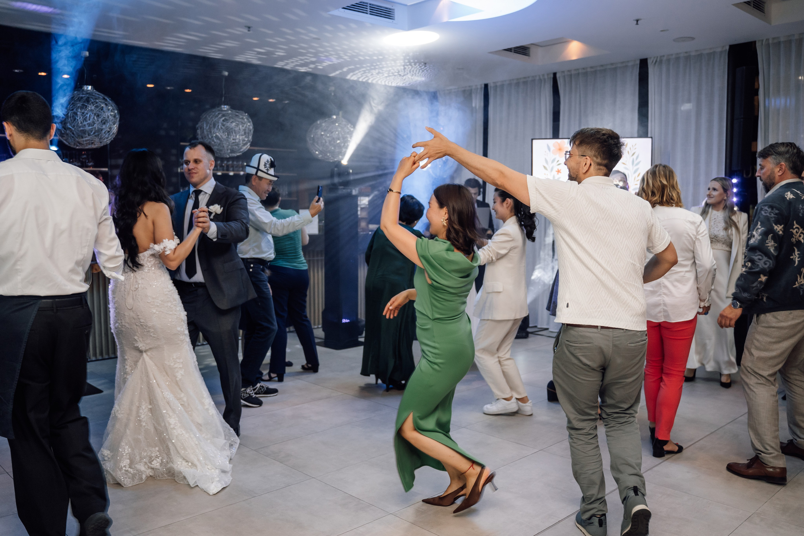 KYIAL&SWORN. Anastasiia Vainer – Hochzeits- und Porträtfotografin in Deutschland und ganz Europa