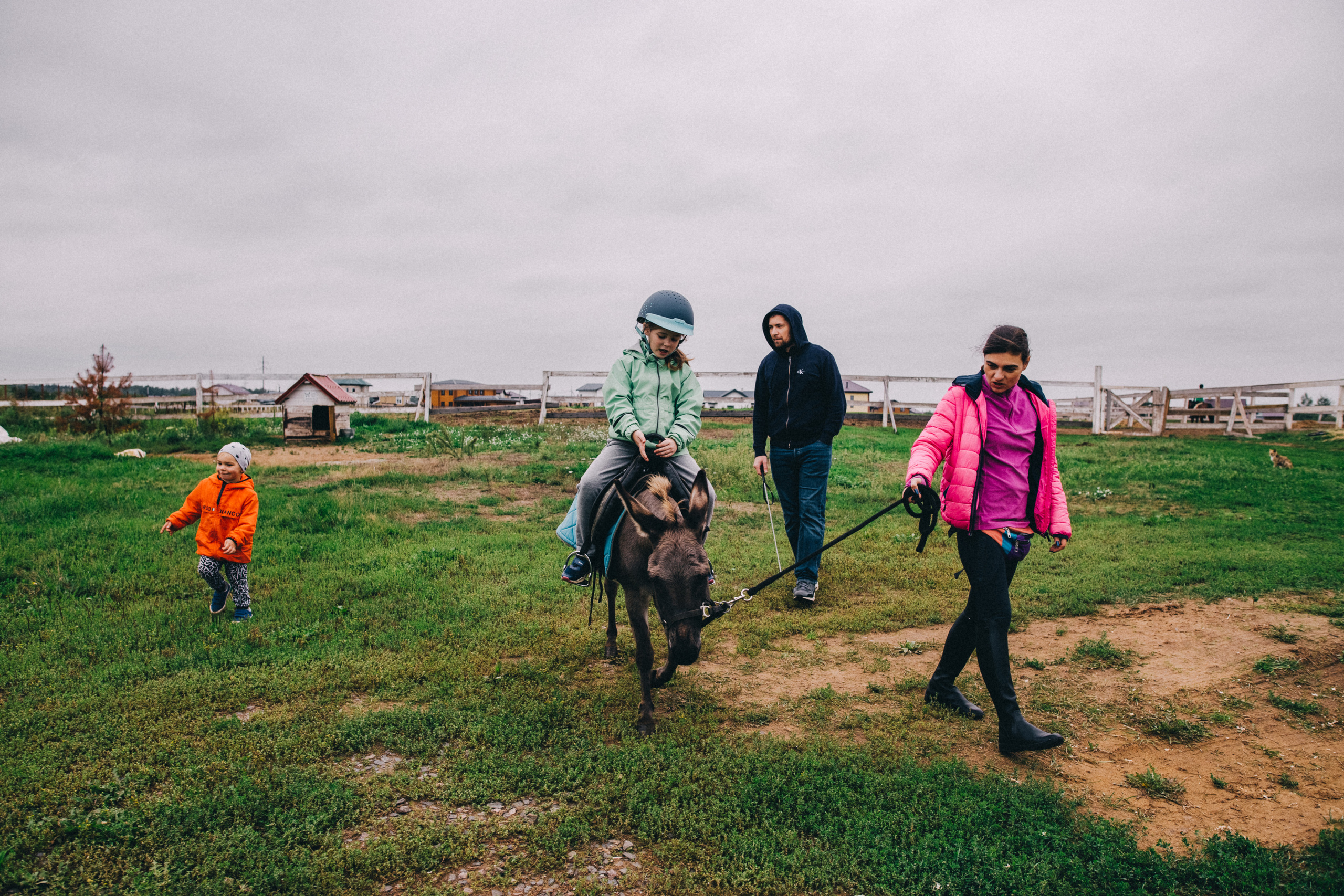 Про любовь, веселье, капризы и сон в повозке…. Семейный фотограф, фотограф родов, репортажей фотограф в Санкт-Петербу