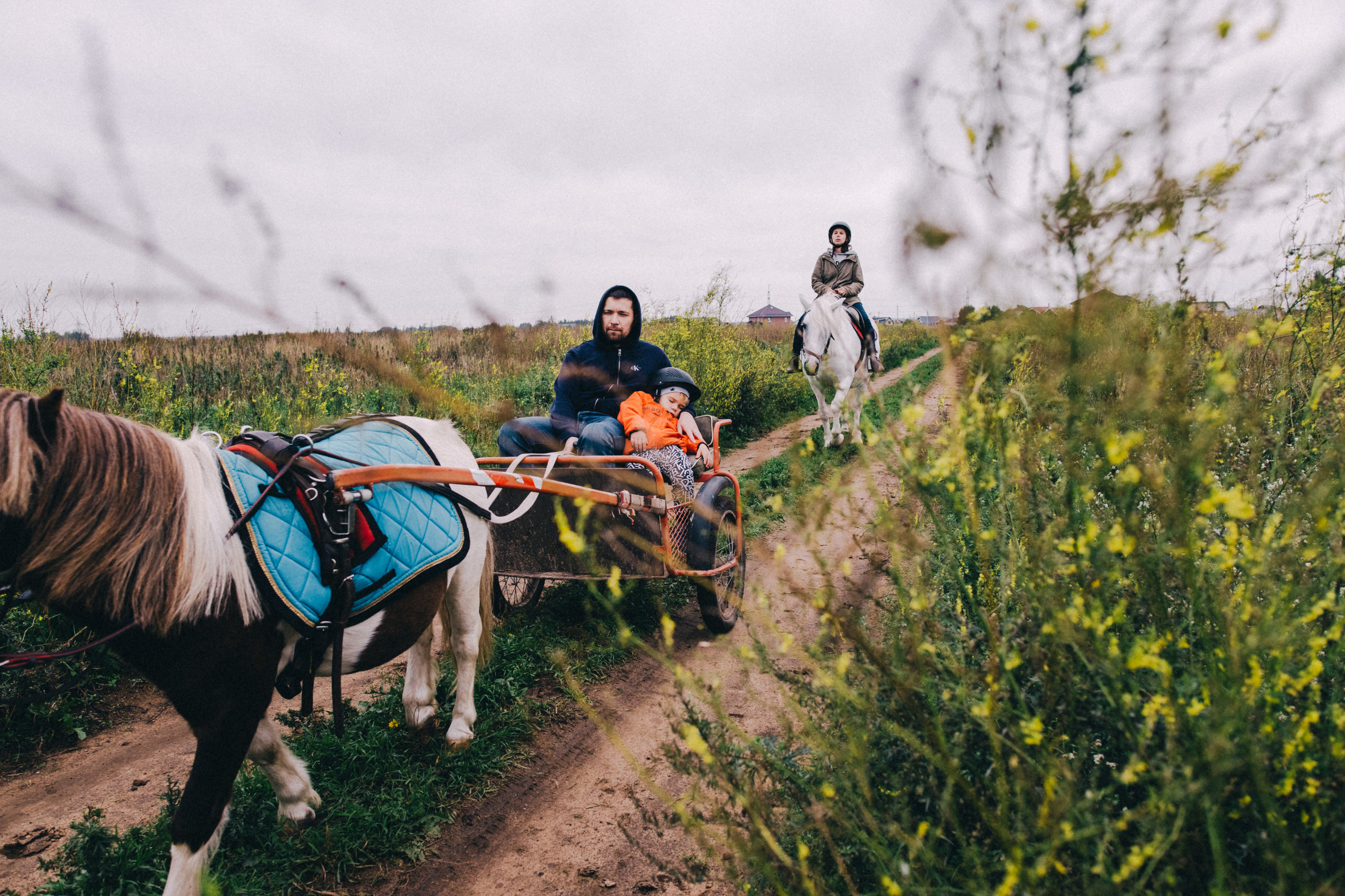 Про любовь, веселье, капризы и сон в повозке…. Семейный фотограф, фотограф родов, репортажей фотограф в Санкт-Петербу