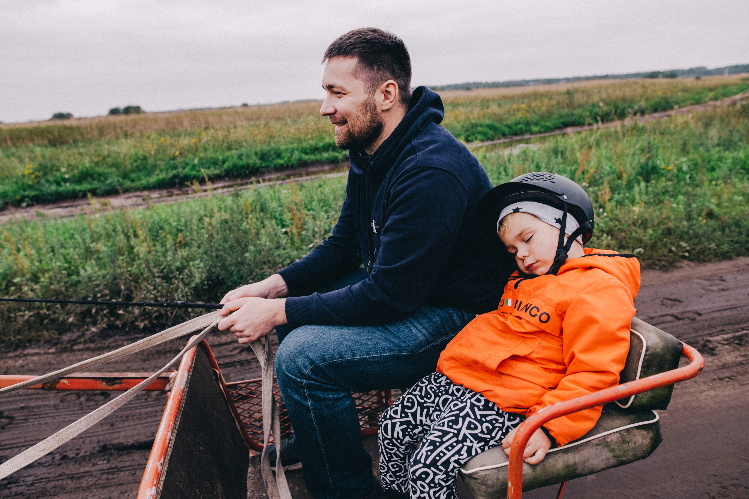 Про любовь, веселье, капризы и сон в повозке…. Семейный фотограф, фотограф родов, репортажей фотограф в Санкт-Петербу
