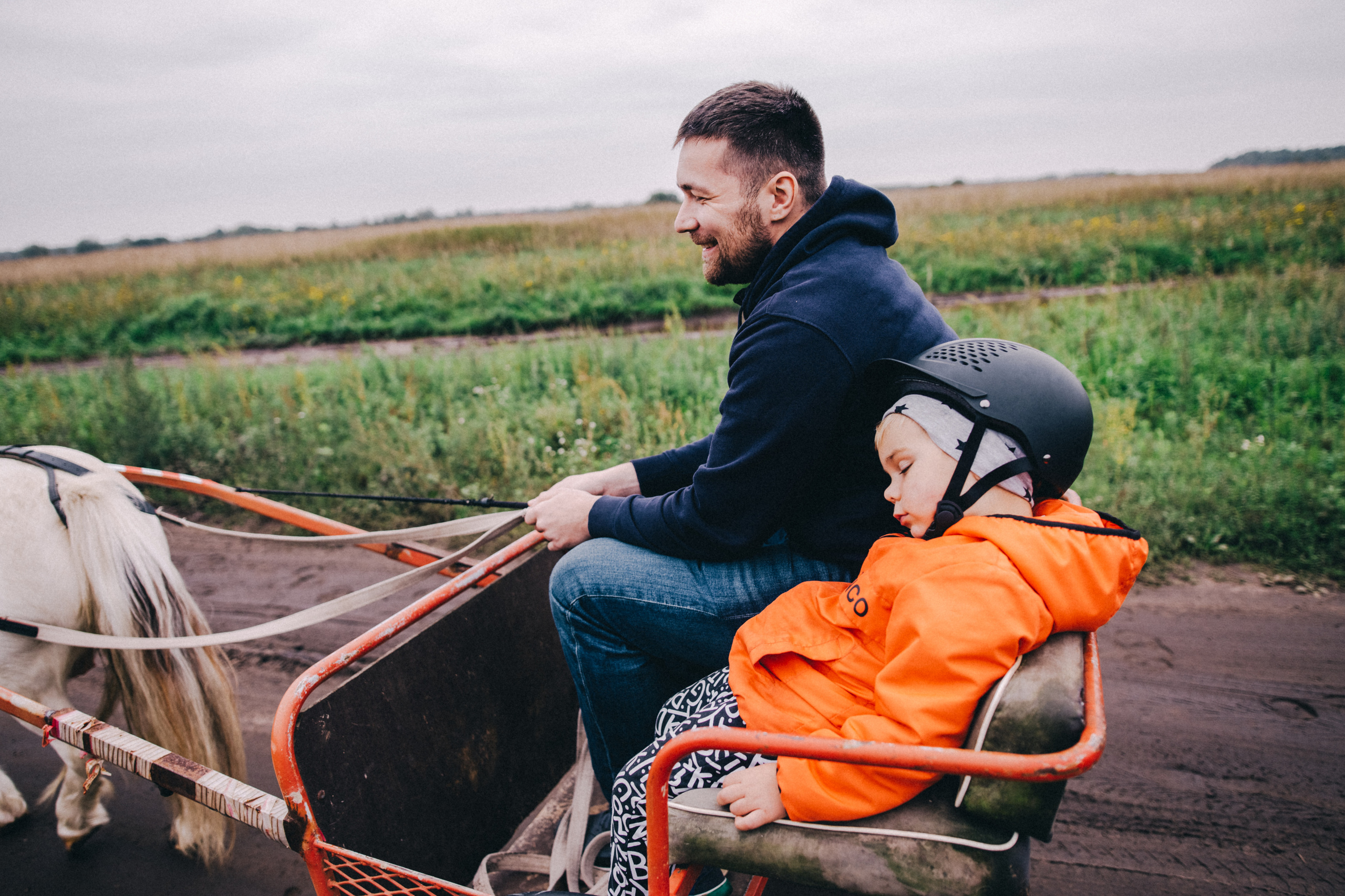 Про любовь, веселье, капризы и сон в повозке…. Семейный фотограф, фотограф родов, репортажей фотограф в Санкт-Петербу