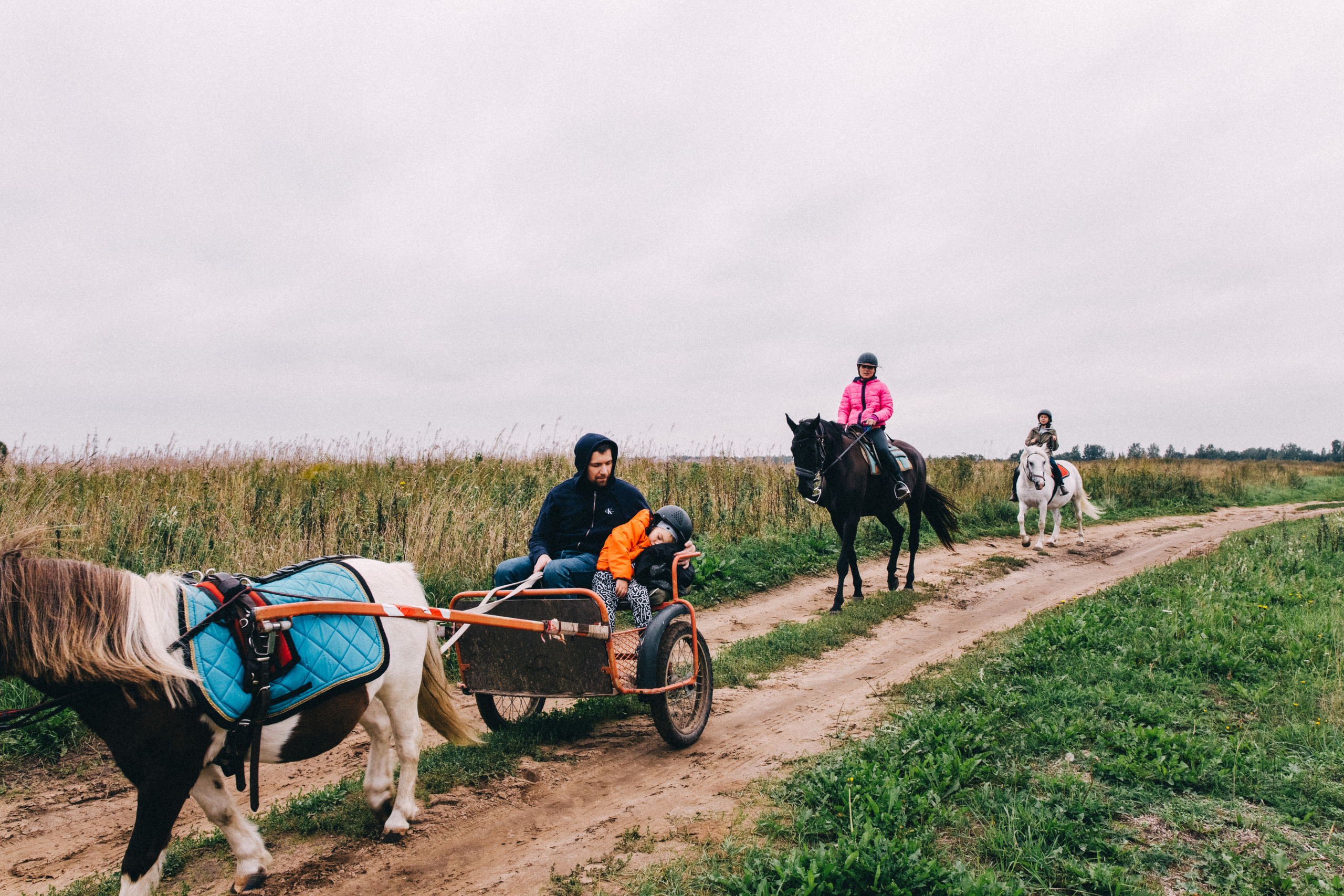 Про любовь, веселье, капризы и сон в повозке…. Семейный фотограф, фотограф родов, репортажей фотограф в Санкт-Петербу