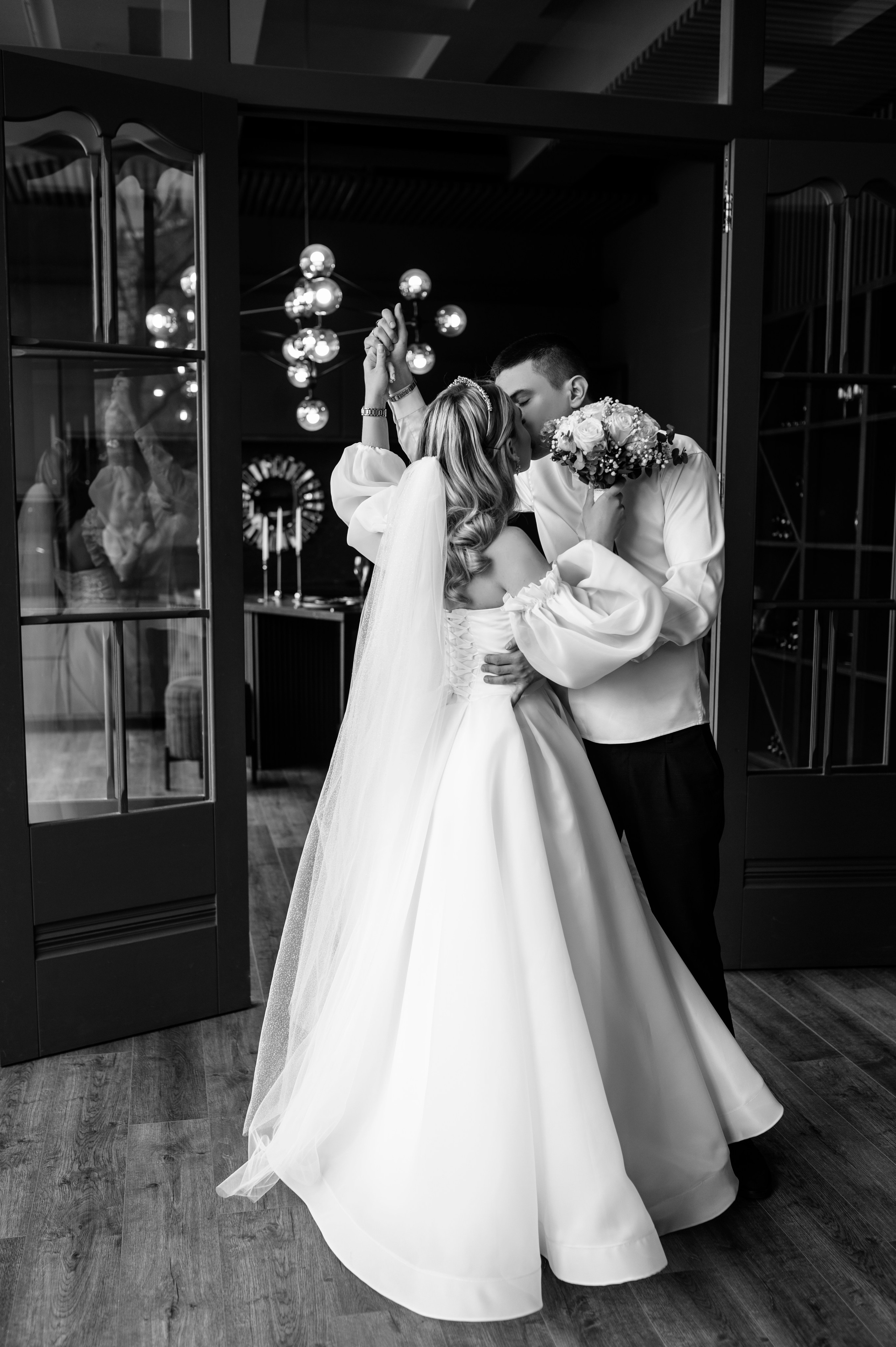 Свадебная фотосессия в фотостудии Аврора зал Эклипс. Семейный и свадебный фотограф в Донецке и Макеевке Дяченко Наталья