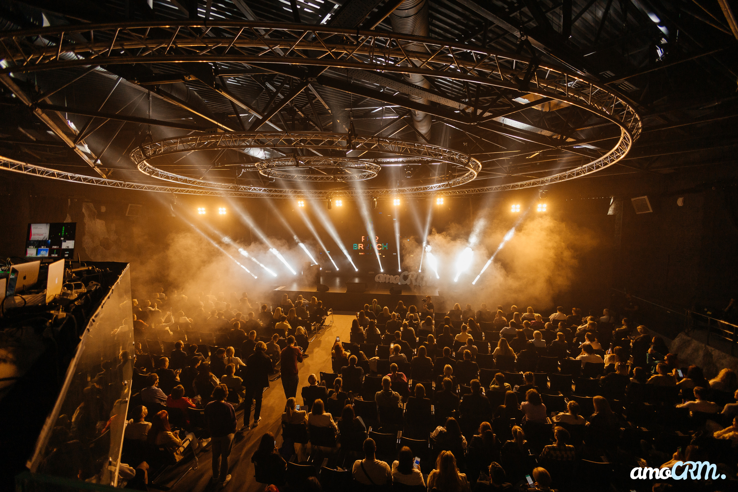 AmoCRM. Репортажный фотограф Ростов-на-Дону. Репортажный фотограф в городе Ростов-на-Дону Даниил Молодовский