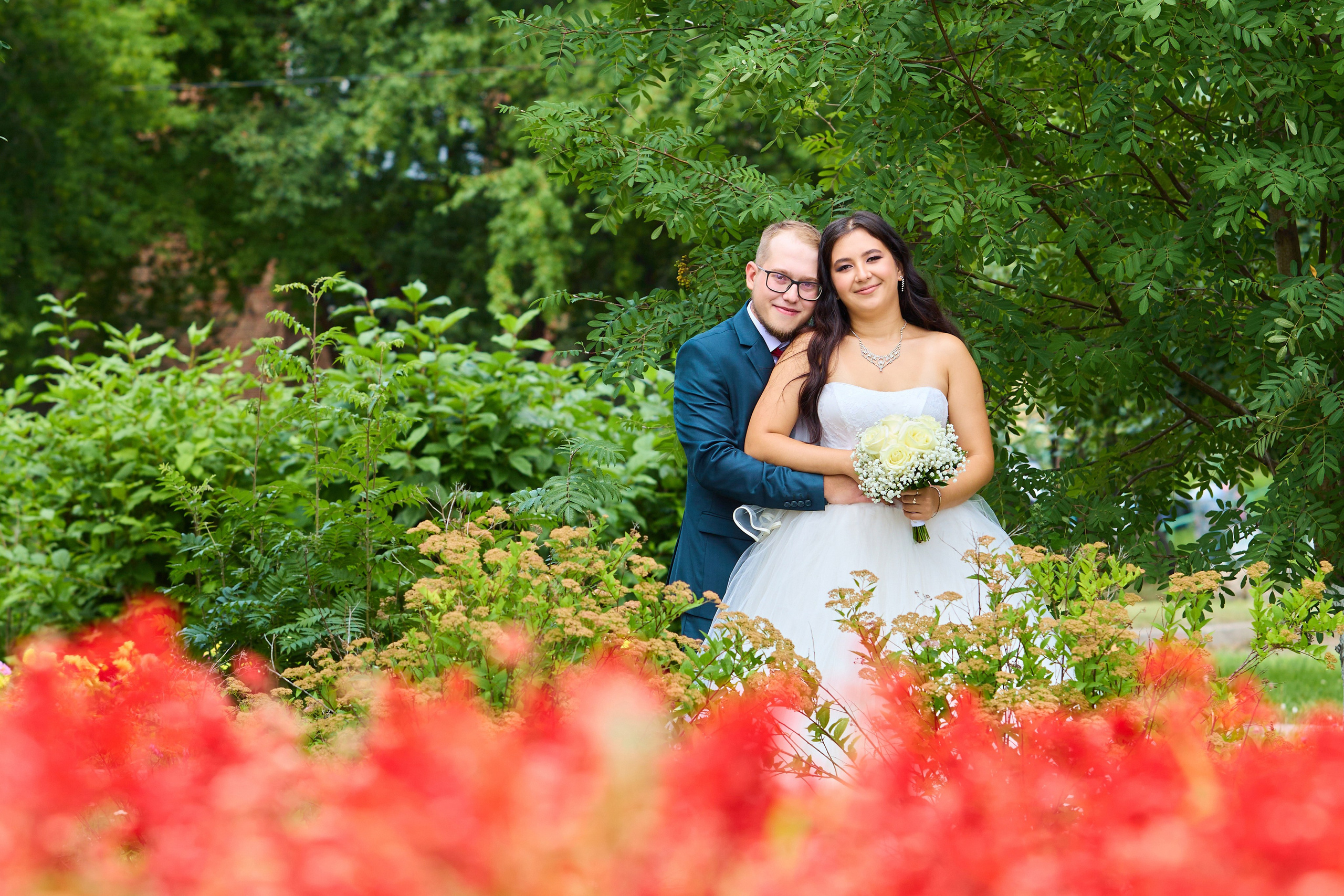 Свадебная съемка, площадь возле ЗАГС. Железногорск