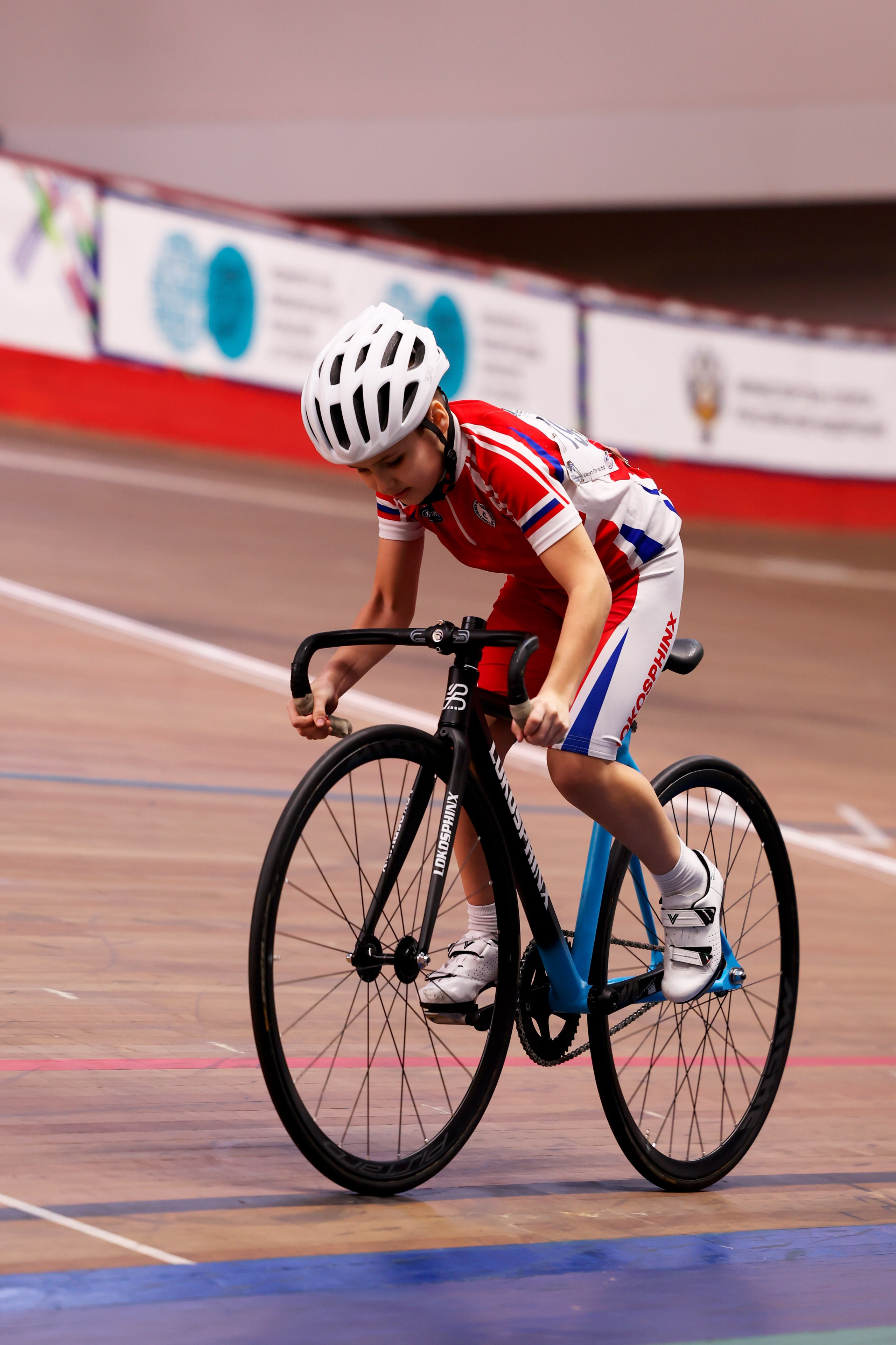 Пятый этап Региональных соревнований по велоспорту на треке (Гит, Скретч) 15.03.2025. Спортивный и репортажный фотограф Антон Тереханов