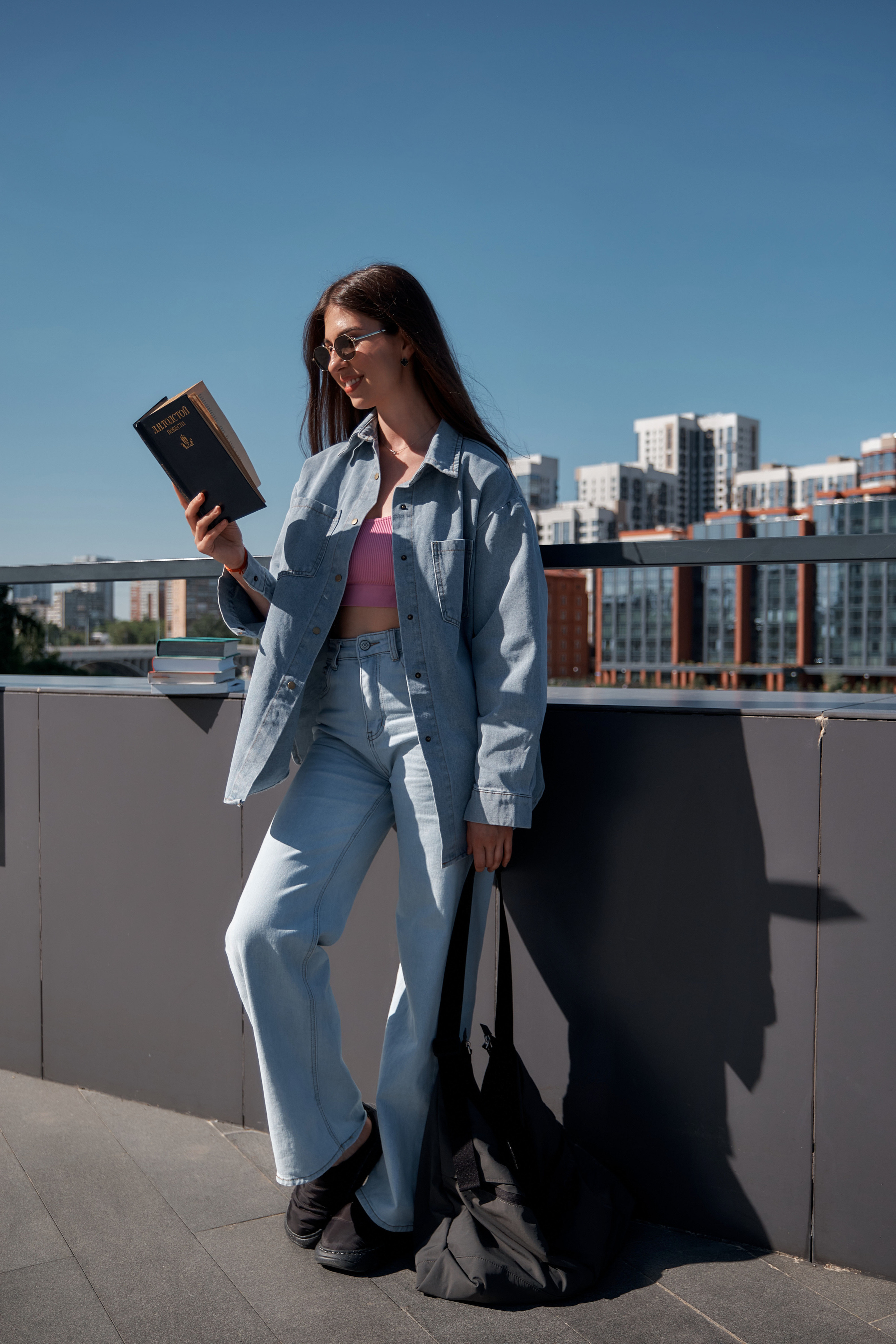 Катя. Портрет в книжном магазине. Свадебный и портретный фотограф в Екатеринбурге Александр Блюденов