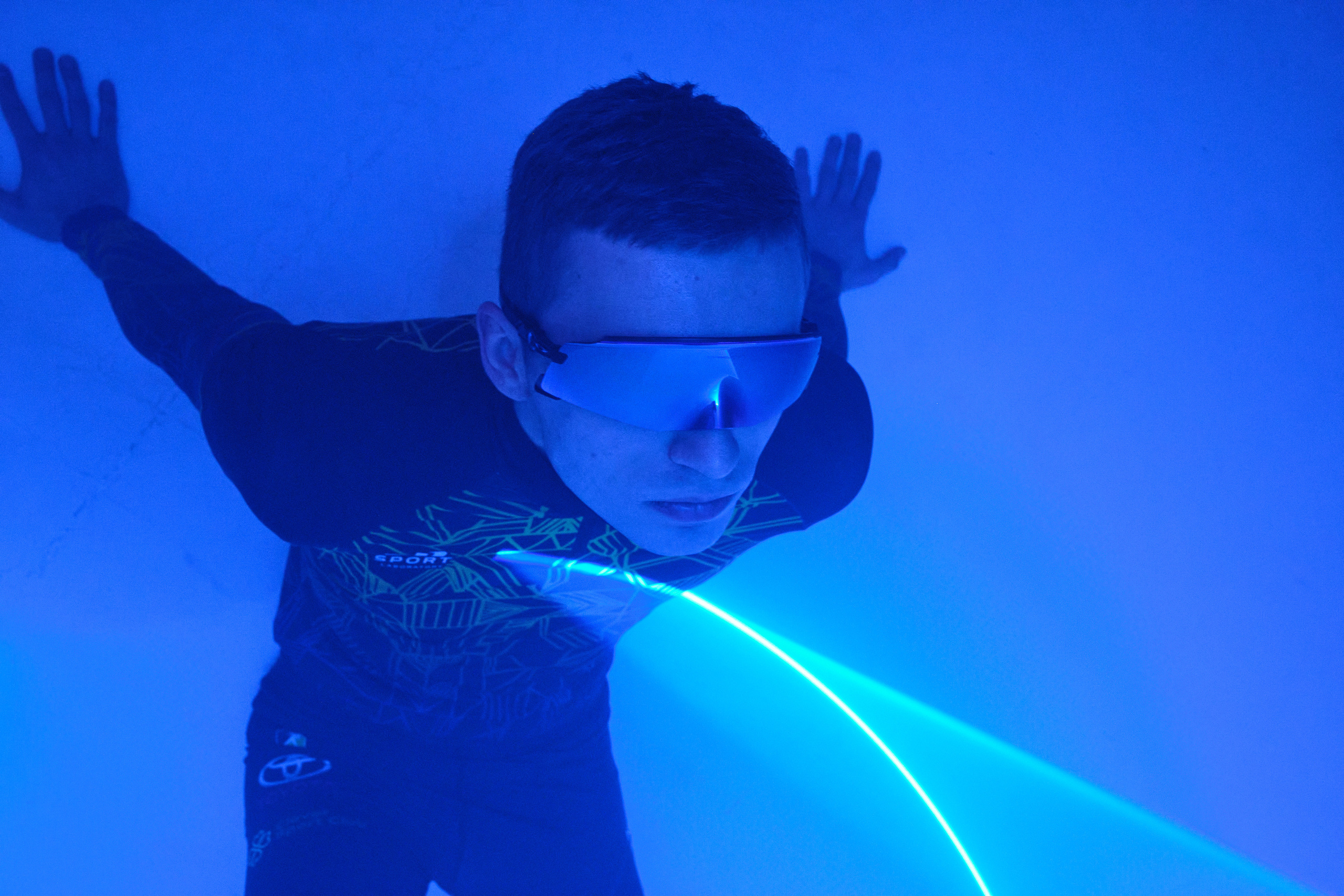 Илья. Портрет с лазерами. Свадебный и портретный фотограф в Екатеринбурге Александр Блюденов