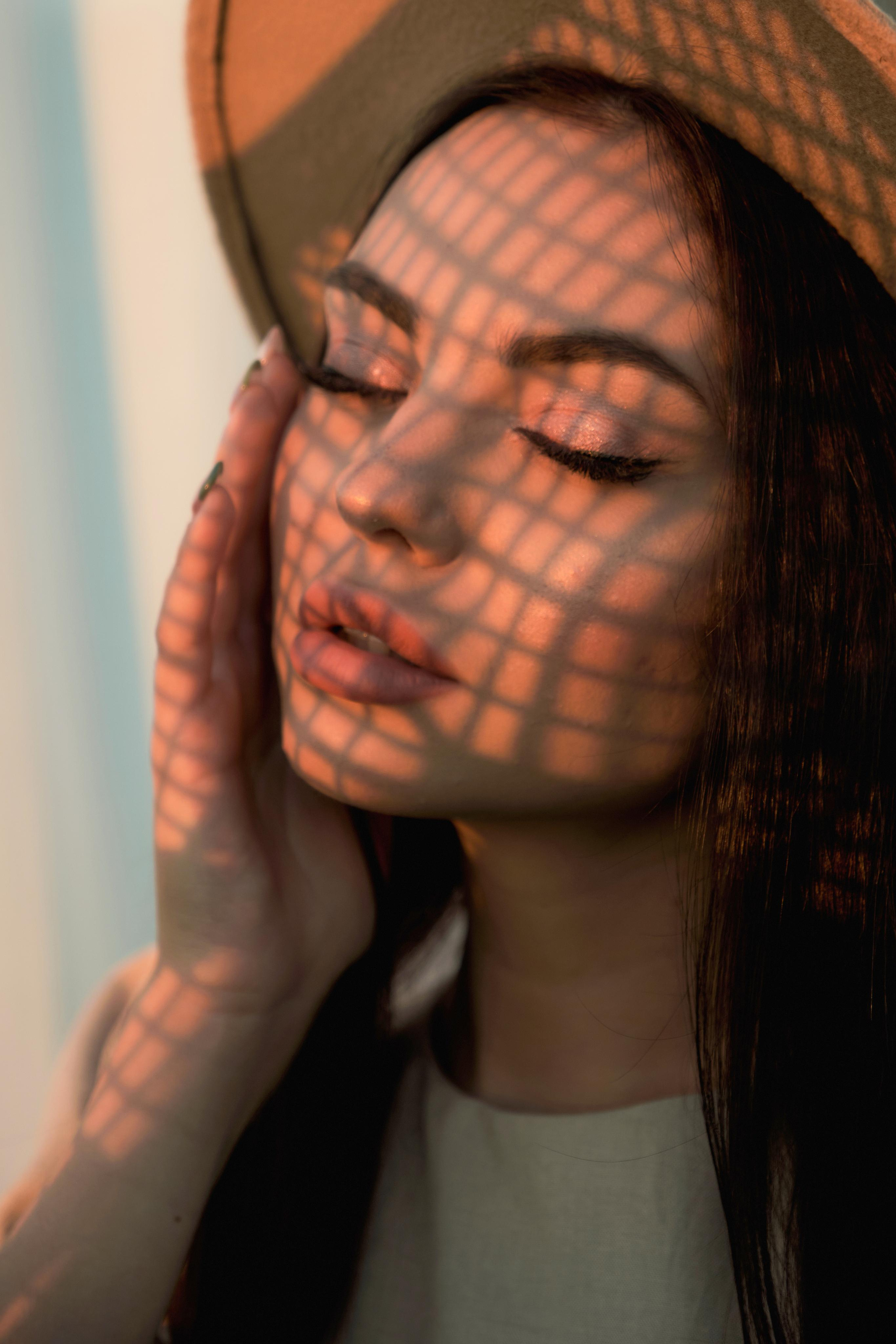 Диана. Портрет в поле со шторами. Свадебный и портретный фотограф в Екатеринбурге Александр Блюденов