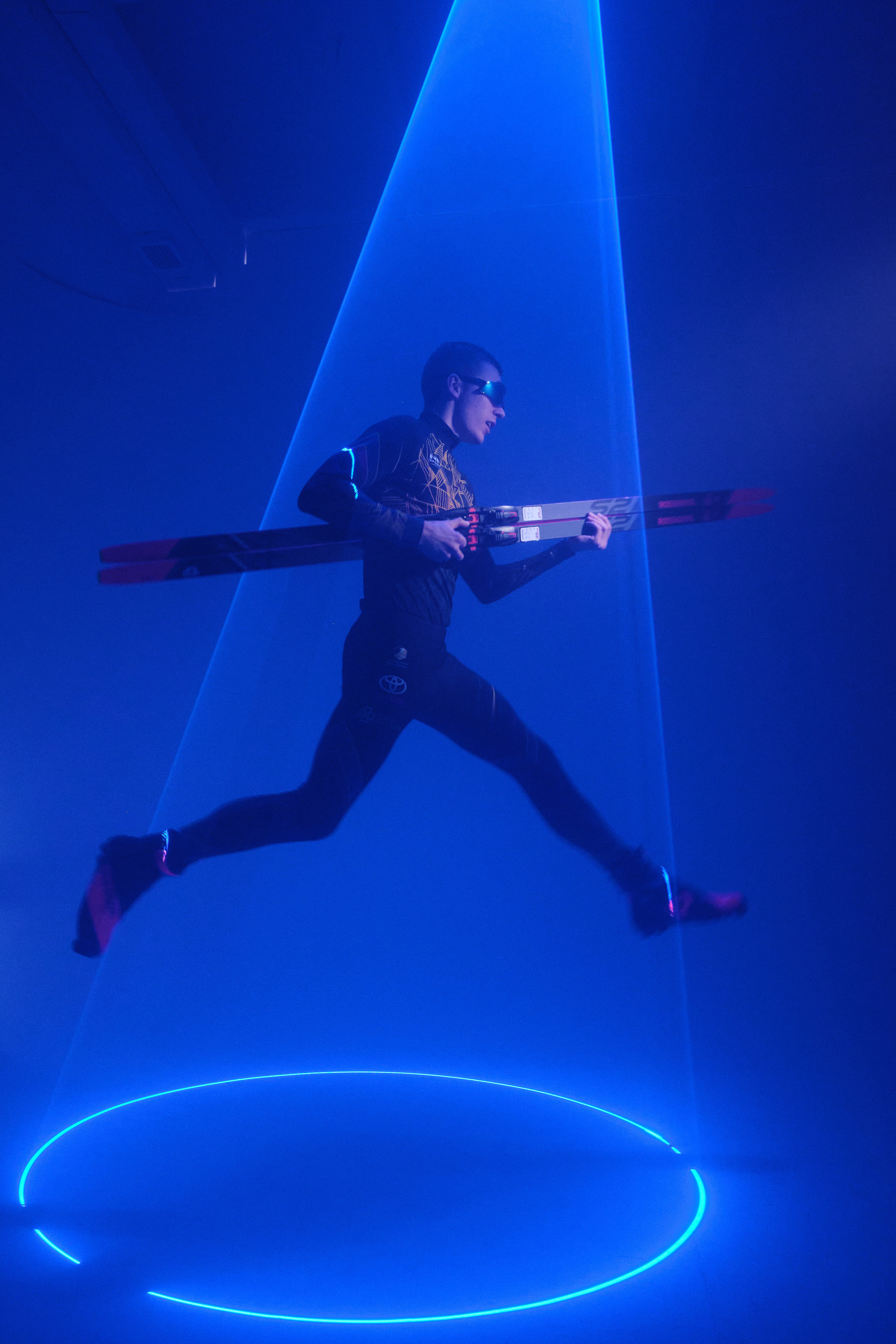 Илья. Портрет с лазерами. Свадебный и портретный фотограф в Екатеринбурге Александр Блюденов