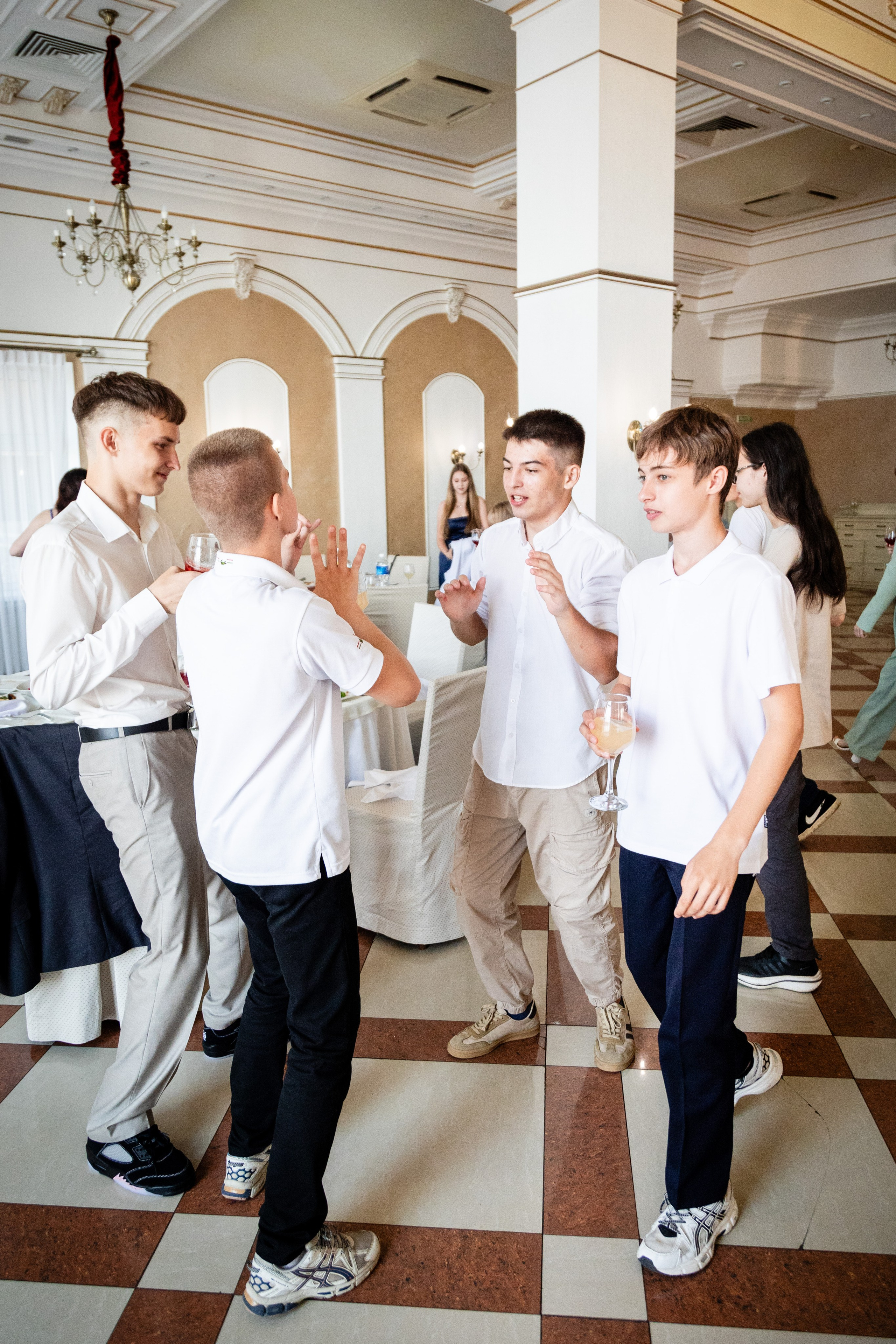 Школьный выпускной. Детский фотограф видеограф в Хабаровске Михаил Орлов