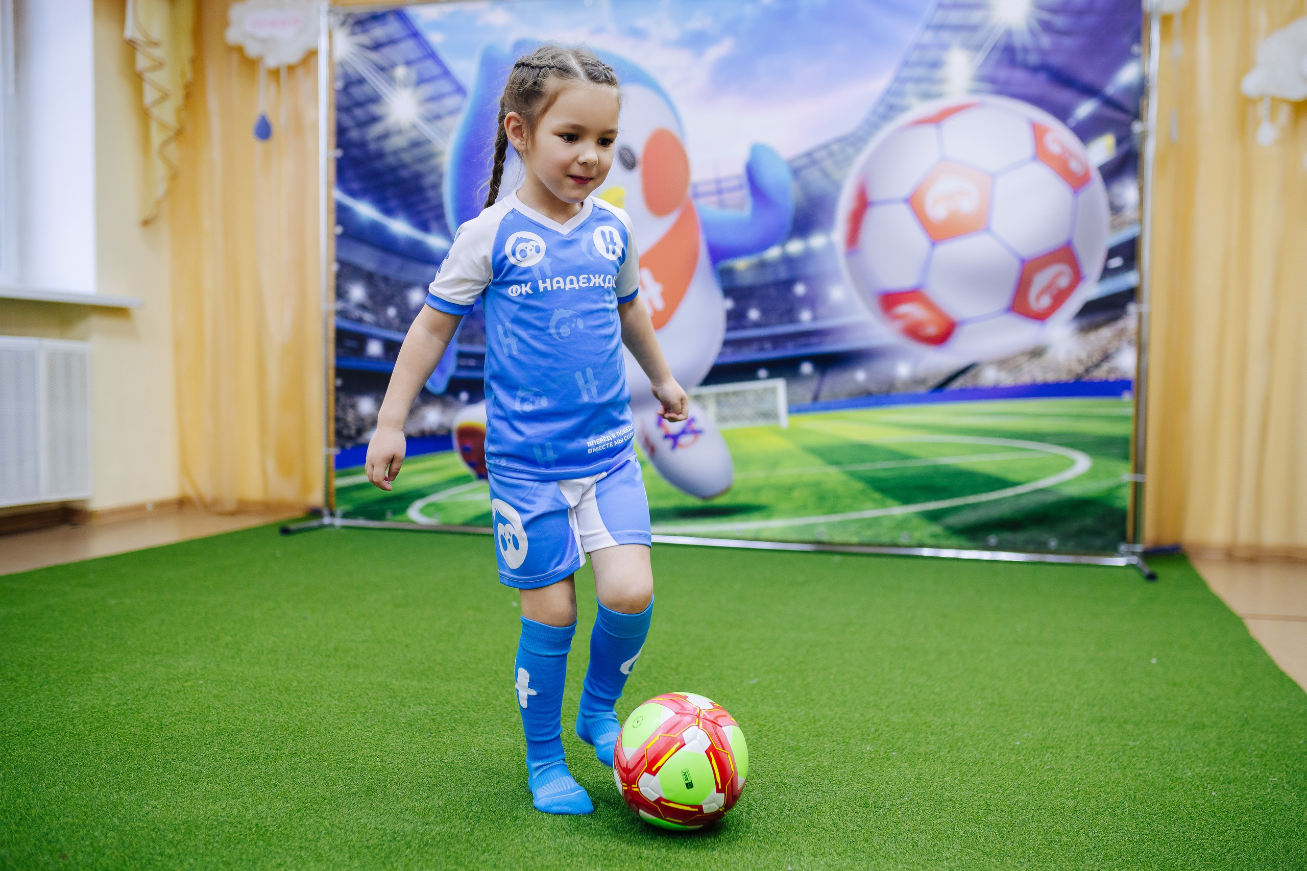 Фотосессия с кубком в детских садах г. Магнитогорска. Денис Прохоров Фотограф в г. Магнитогорск