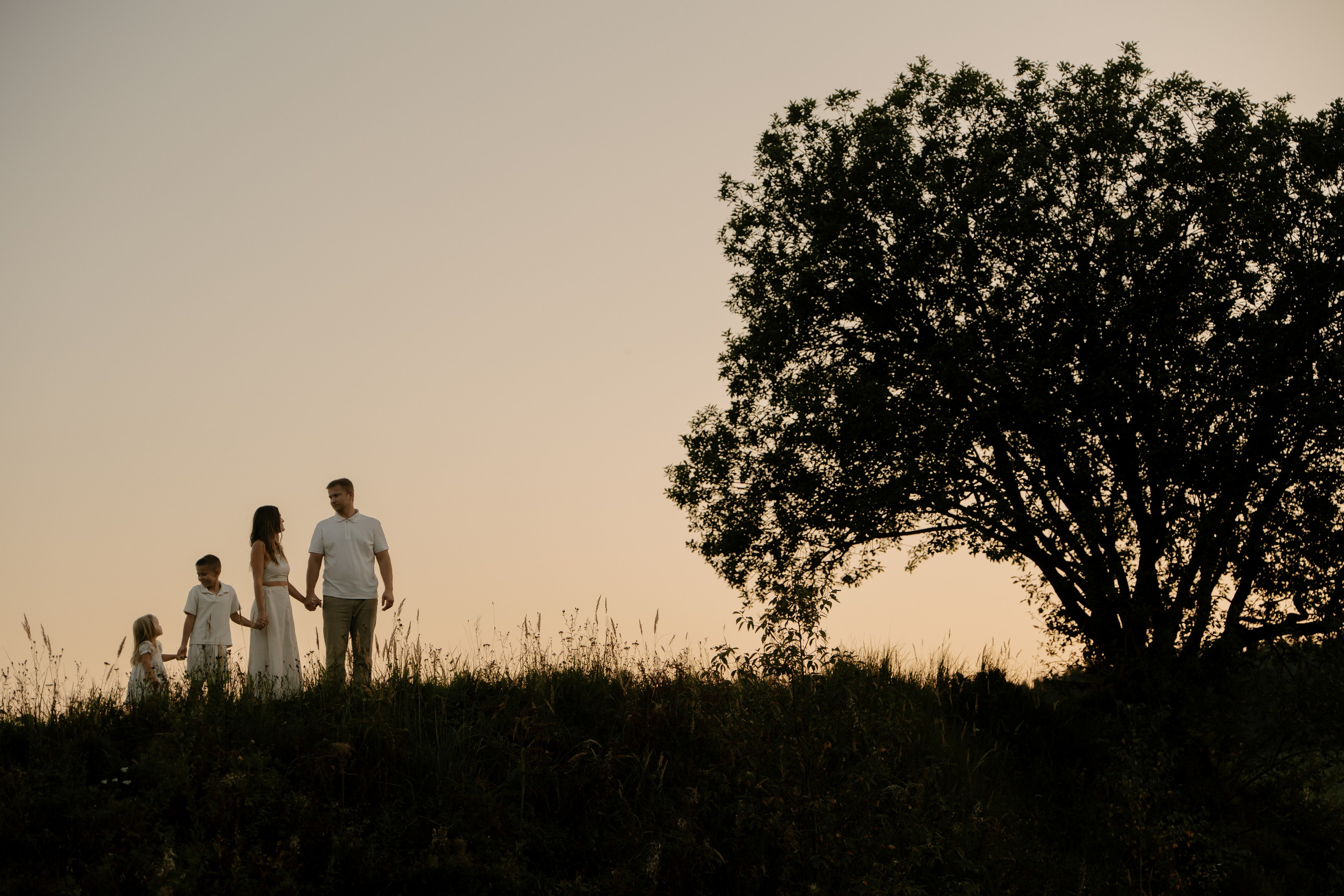 Аня, Агата, Юра и Саша. Свадебный и семейный фотограф в Москве и Красногорске — живые кадры | Анастасия Тихонова