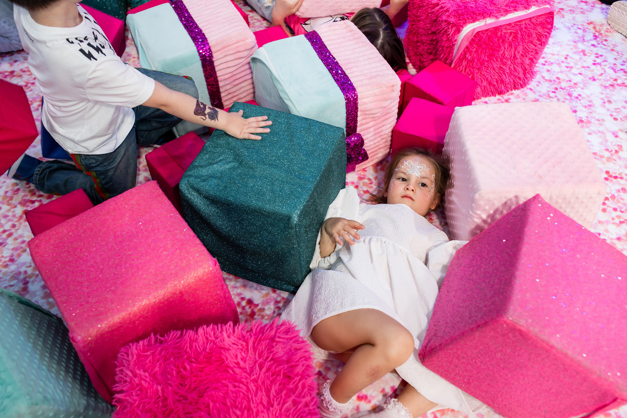 Детский день рождения, фотосессия детского дня рождения. Репортажной и Свадебный фотограф Слава Цесарь