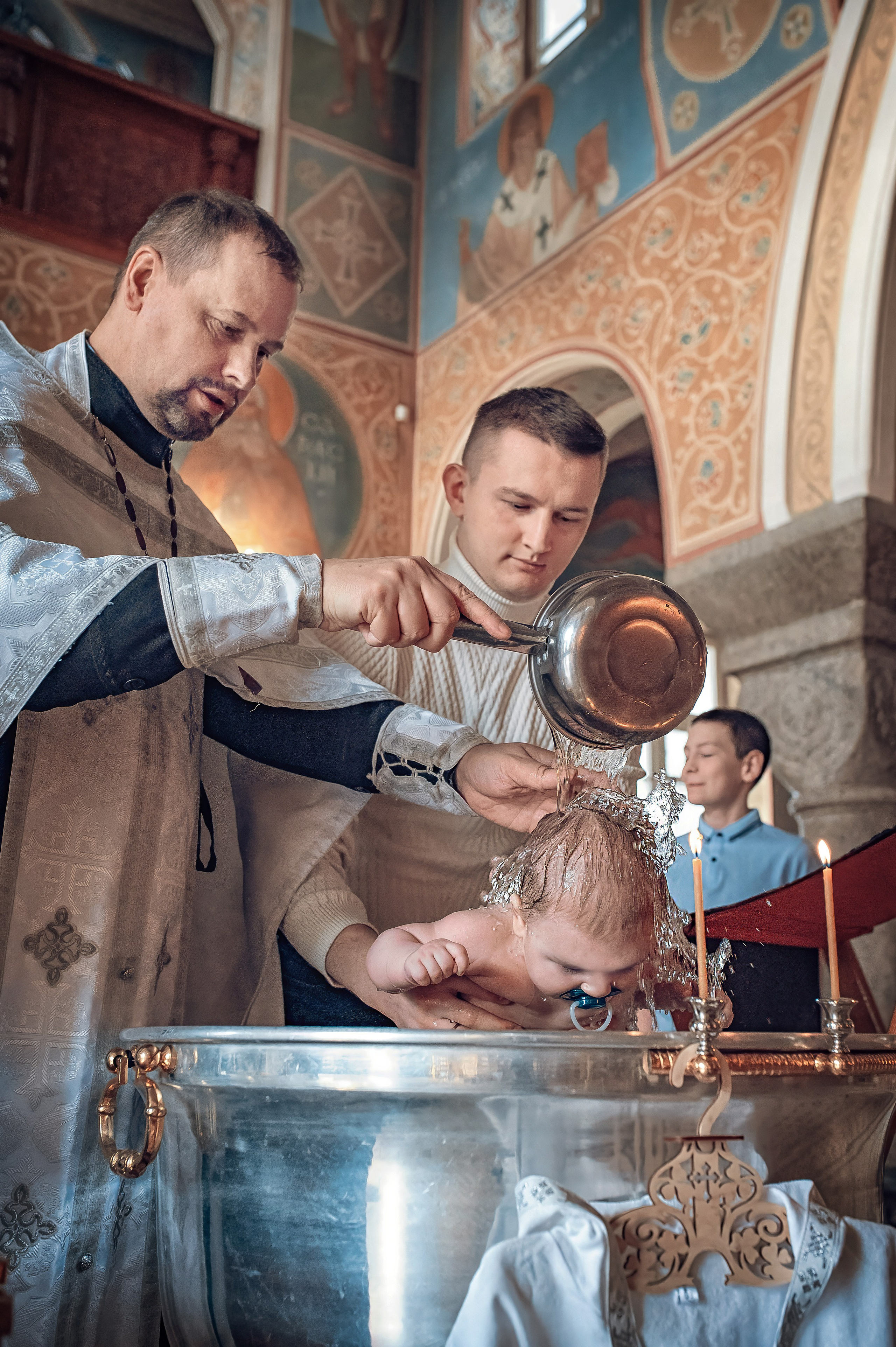 Крещение Ярослава в Храме Иоанна Предтечи. Фотографы крещения/венчания  Красноярск Татьяна и Вячеслав Переваловы