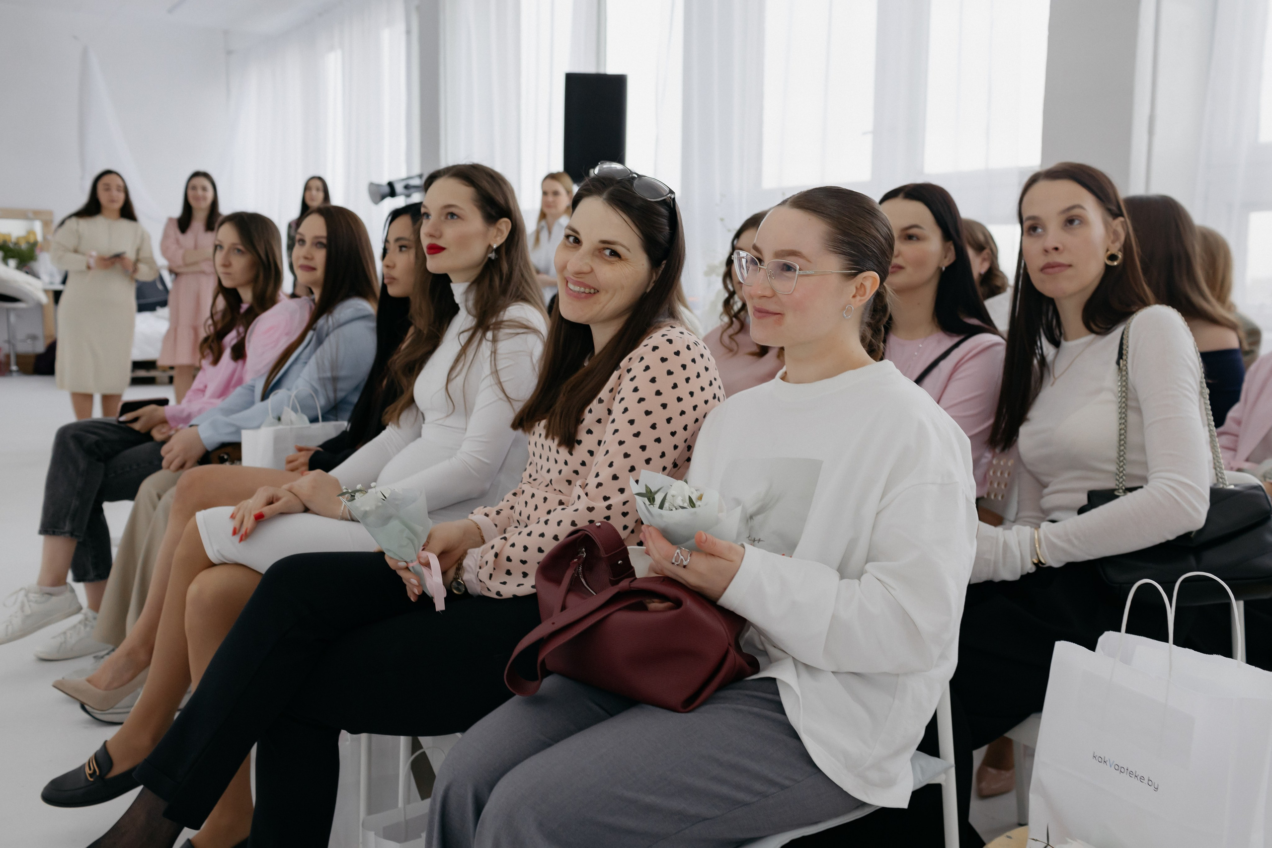 Девичник. Фотостудия «LIGHT ROOM», творческое пространство с полноценной кухонной зоной в Бресте