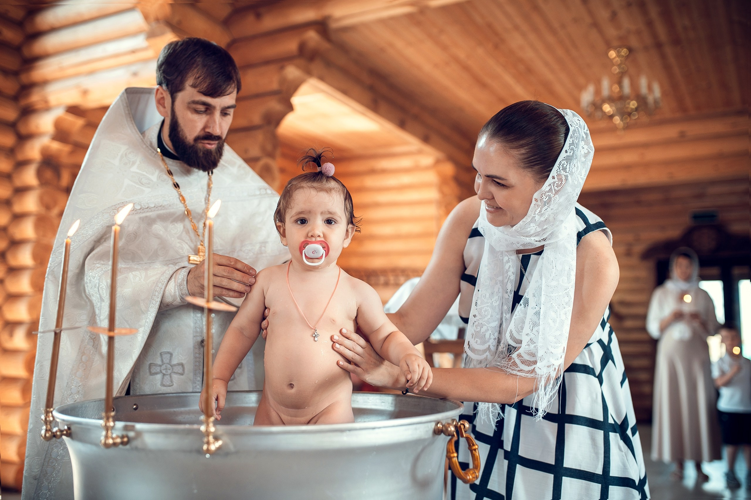 Фотографии момента погружения в купель (Таинство крещения). Moscow_CPC