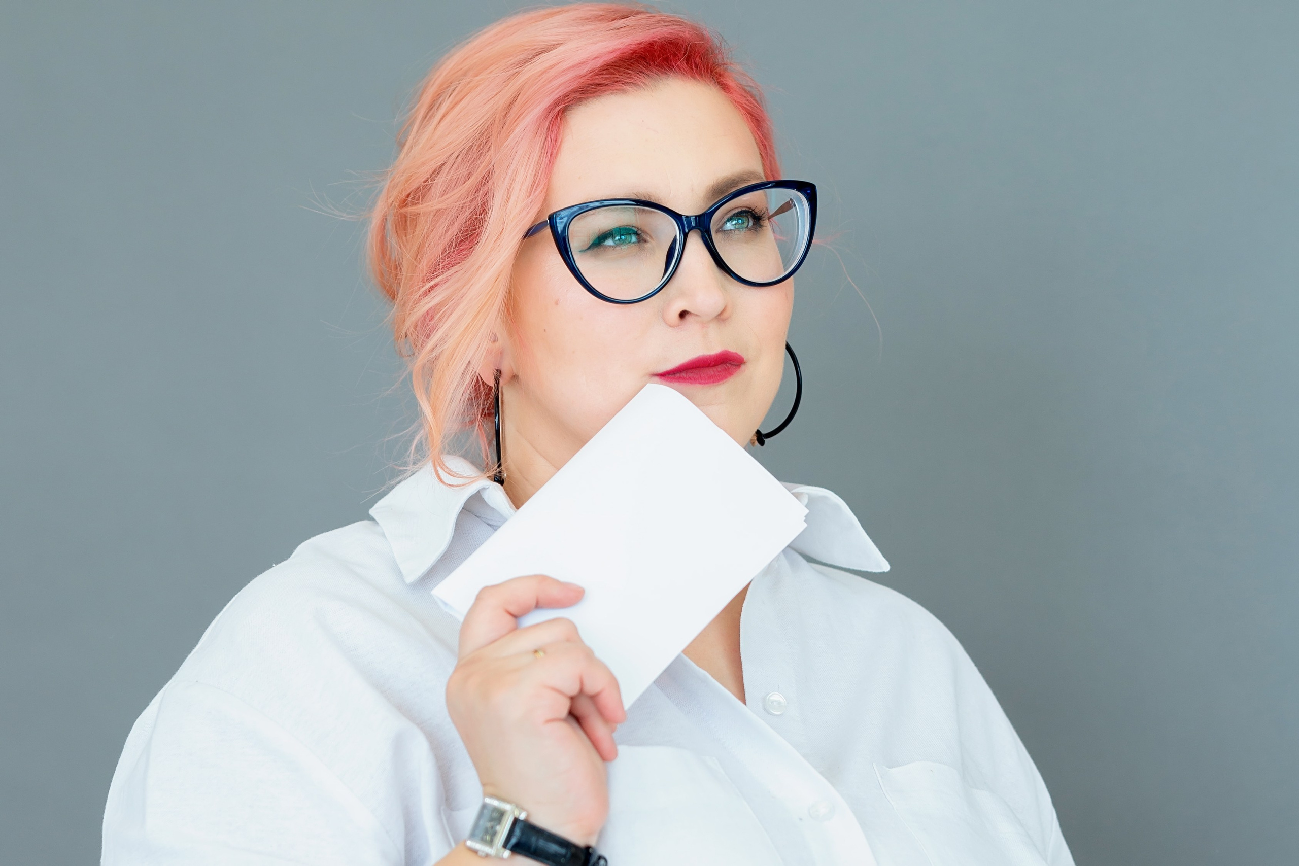 Профессиональные фото для коуча в СПб, яркие портреты для привлечения клиентов. Портретные фотосессии, контент-съемки, репортаж