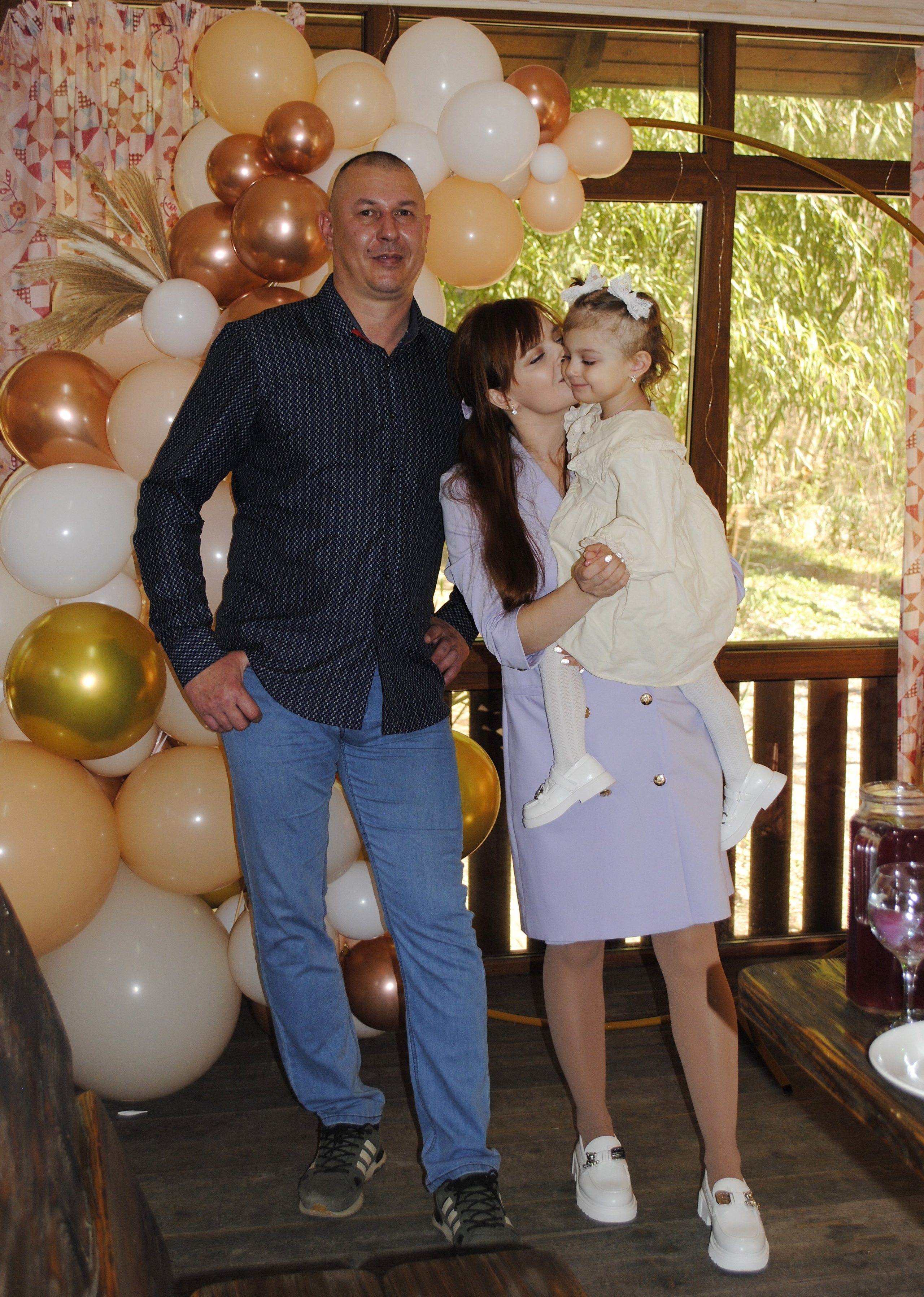 Настя Сьемка в кафе. Фотограф Мария Мусаелян