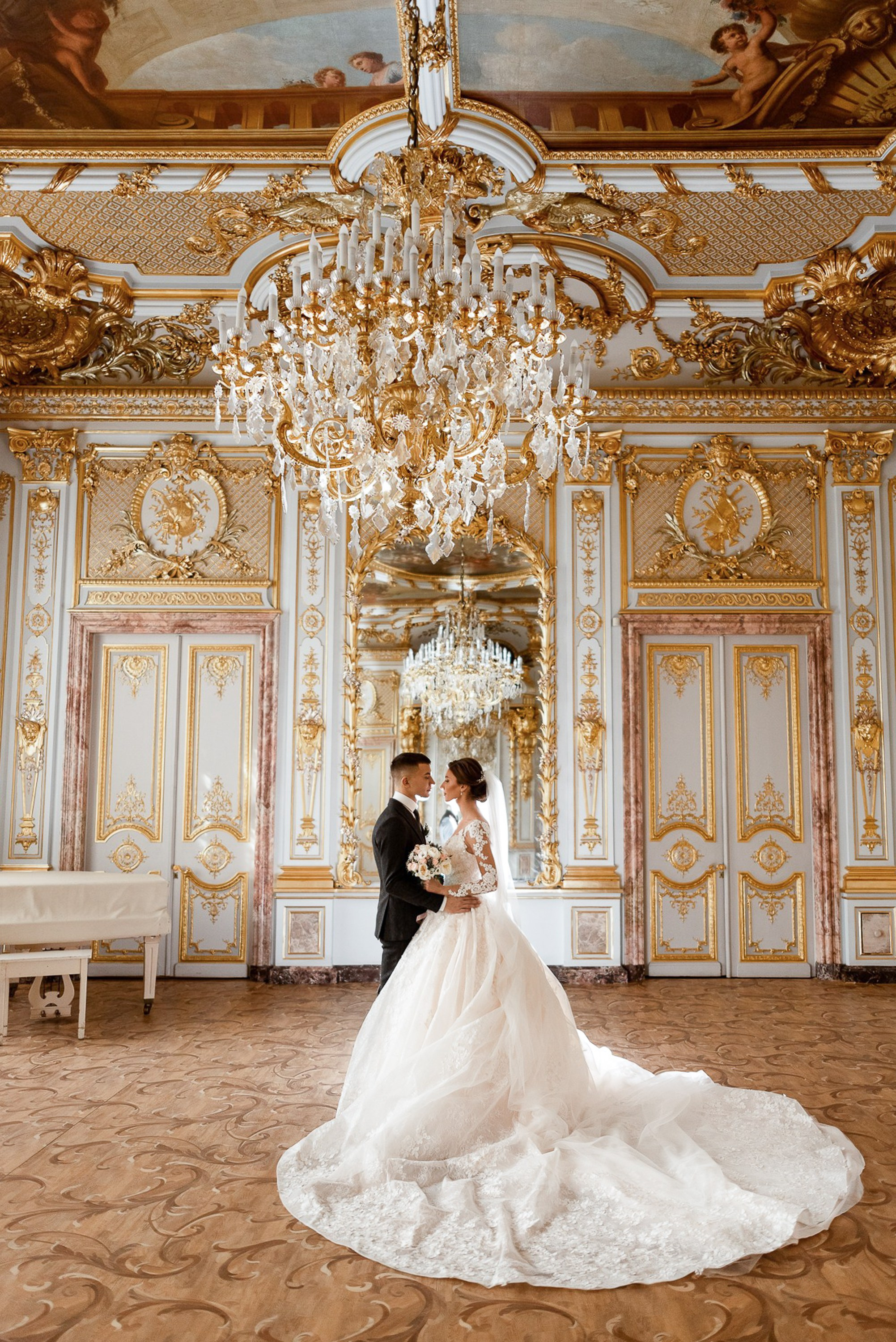 Крытые локации для свадебной фотосессии в Санкт-Петербруге. Свадебный и семейный фотограф в СПб Валерия Фомичева