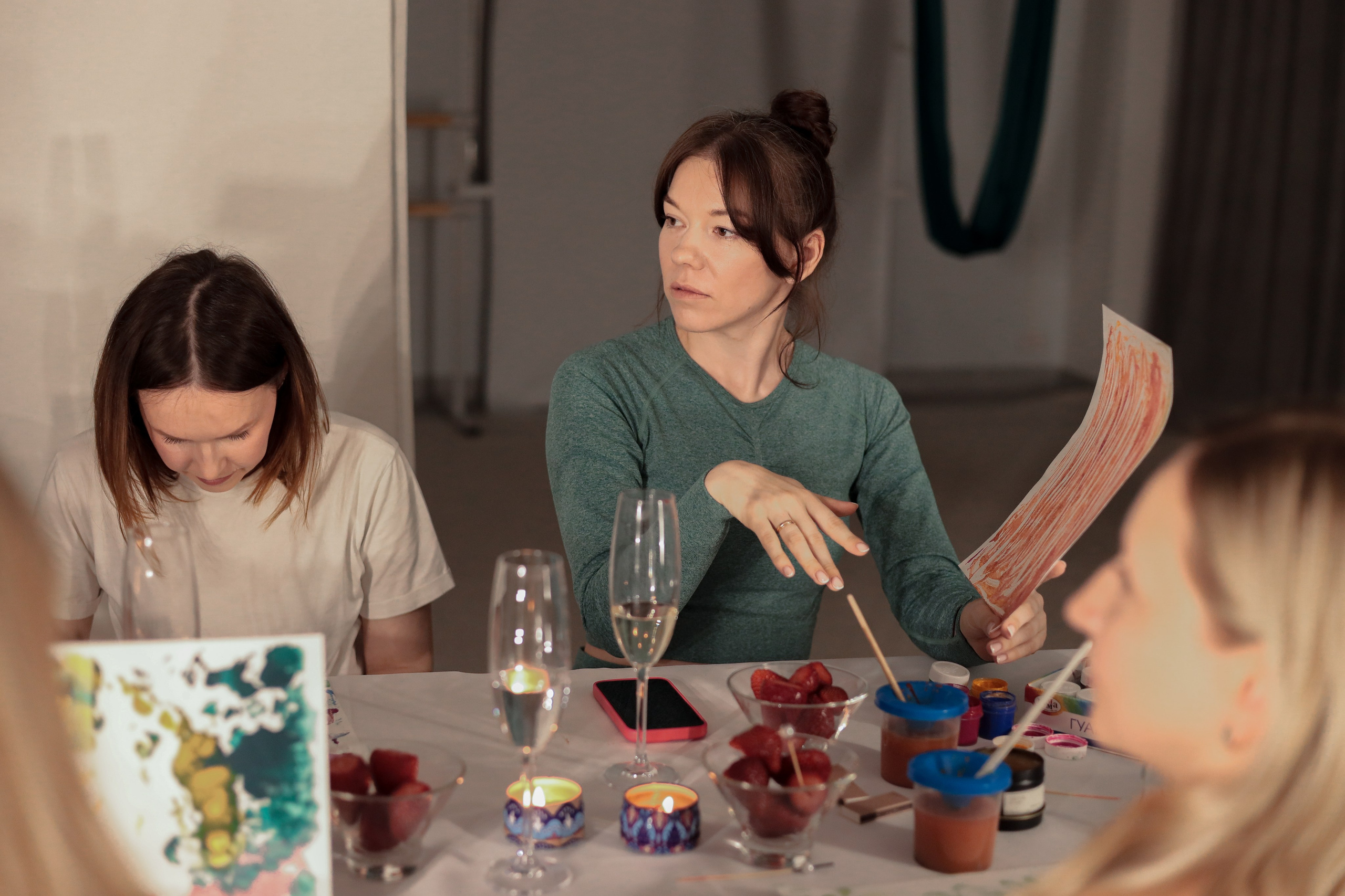 Арт-терапия + аэройога. Фотограф Надршина Лилия