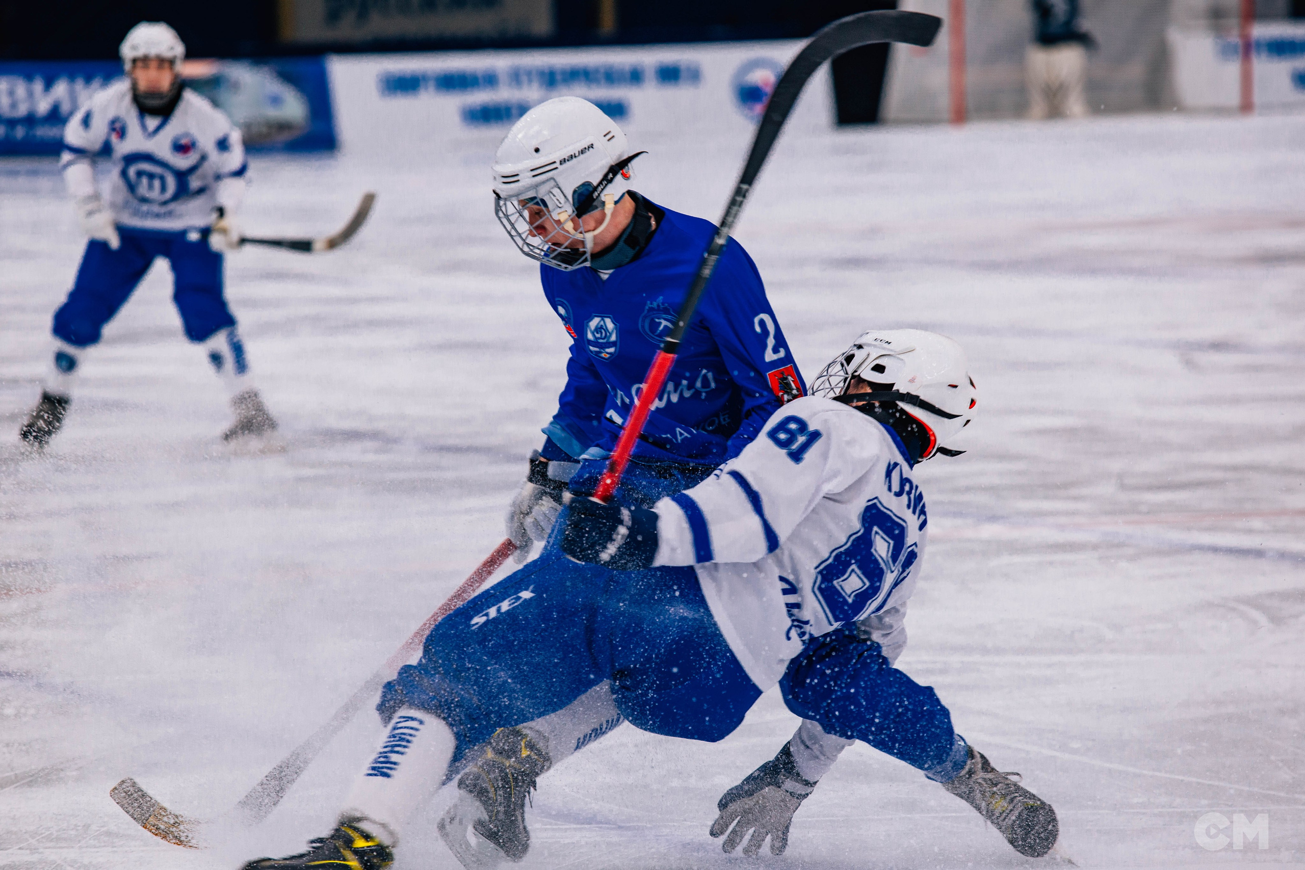 Чемпионат Студенческой спортивной лиги. Ковалёв хоккея с мячом. Репортажный фотограф в Иркутске — Ярослав Ковалёв