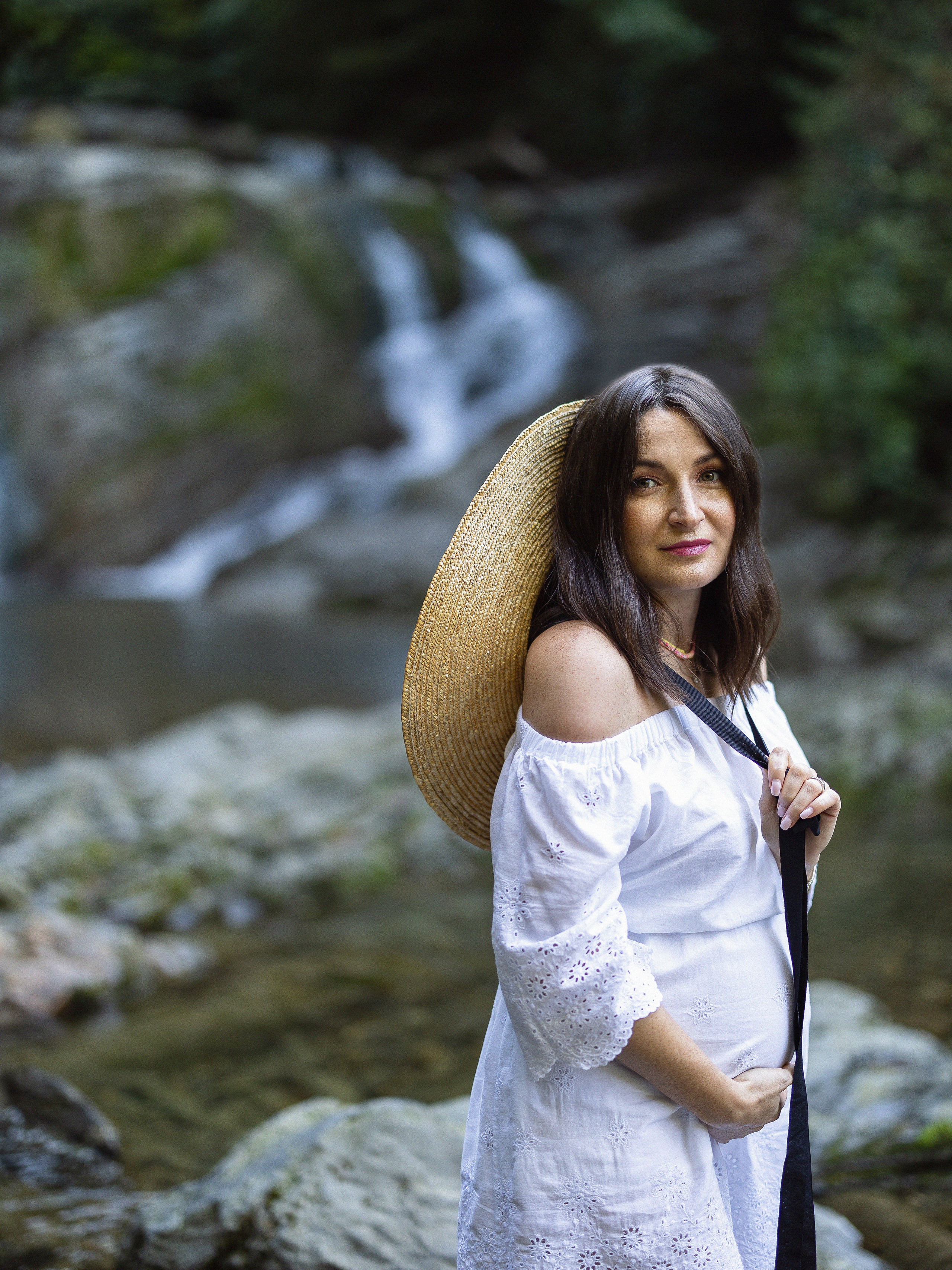 Людмила. Фотосессия беременности на водопадах. Фотограф в Сочи Валерия Белоусова