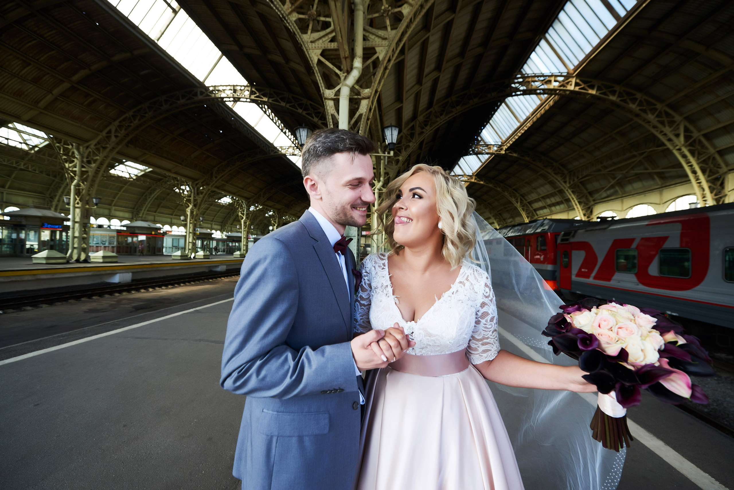 Марта и Анатолий (фотосессия на Витебском вокзале). Портретный, семейный и свадебный фотограф в Санкт-Петербурге и в Пушкине Ширяев Денис