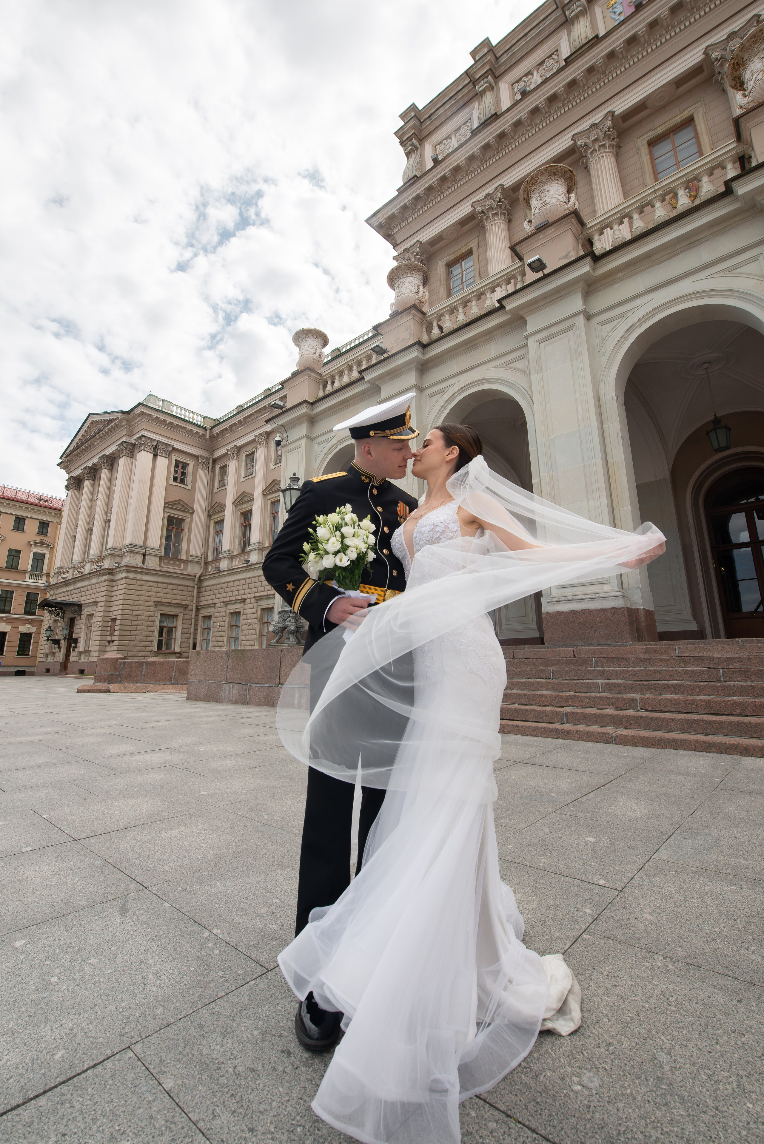 Елизавета и Максим (фотосессия у Дворца Штиглица, набережная Мойки и у Законодательного собрания). Портретный, семейный и свадебный фотограф в Санкт-Петербурге и в Пушкине Ширяев Денис