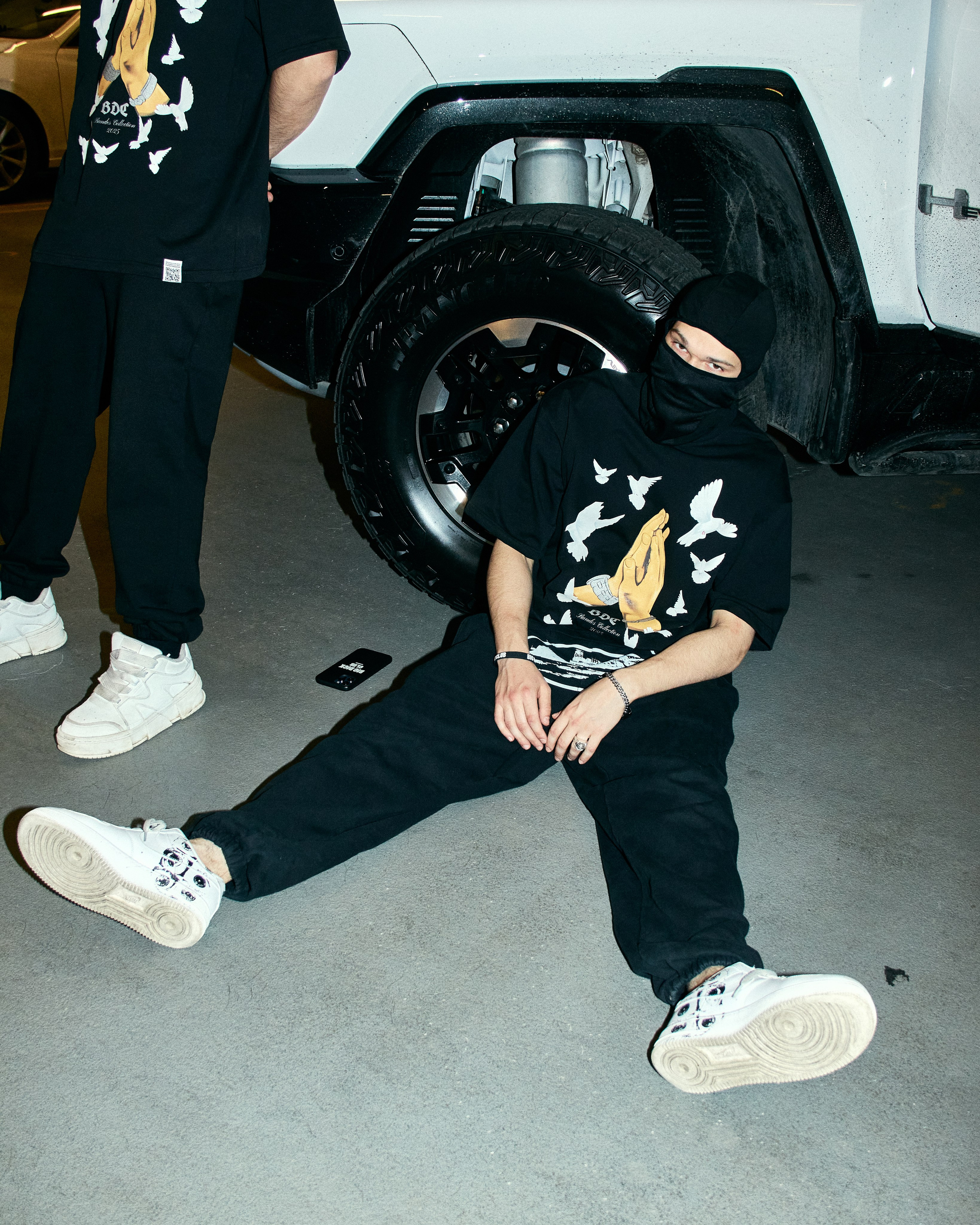 BANDES. Andrew Valmus