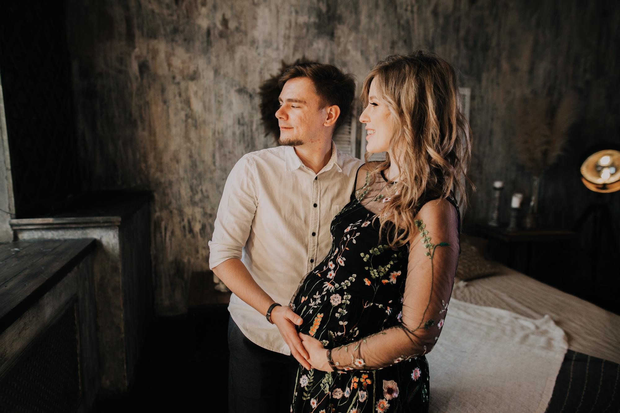 Фотосессия беременной красавицы и ее мужа «в ожидании чуда». Фотограф на крещение и венчание в Нижнем Новгороде.Свадебный Фотограф