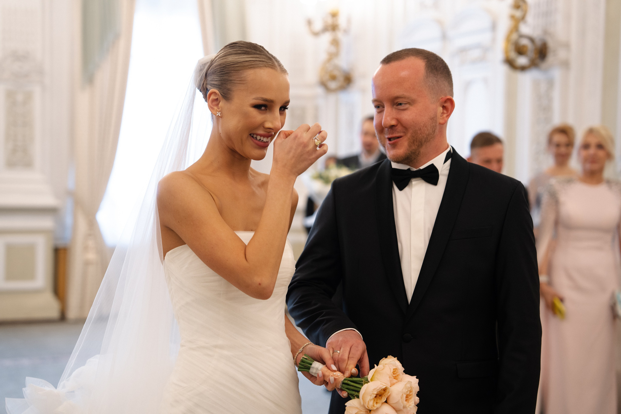 Анна Сергей. Камерная свадьба в Фосизонс в стиле неоклассика. Свадебный фотограф организатор в Санкт-Петербурге Ассоль Опарина