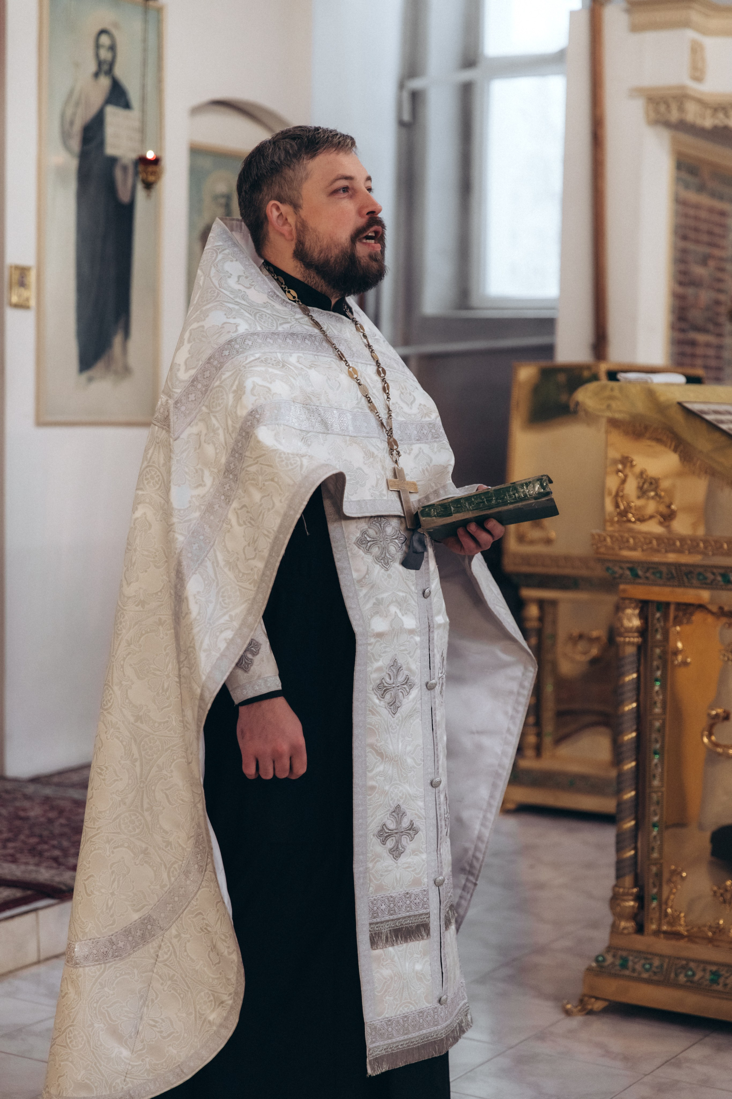 Крещение Веры. Фотограф на крещение в Рязани. Семейный фотограф