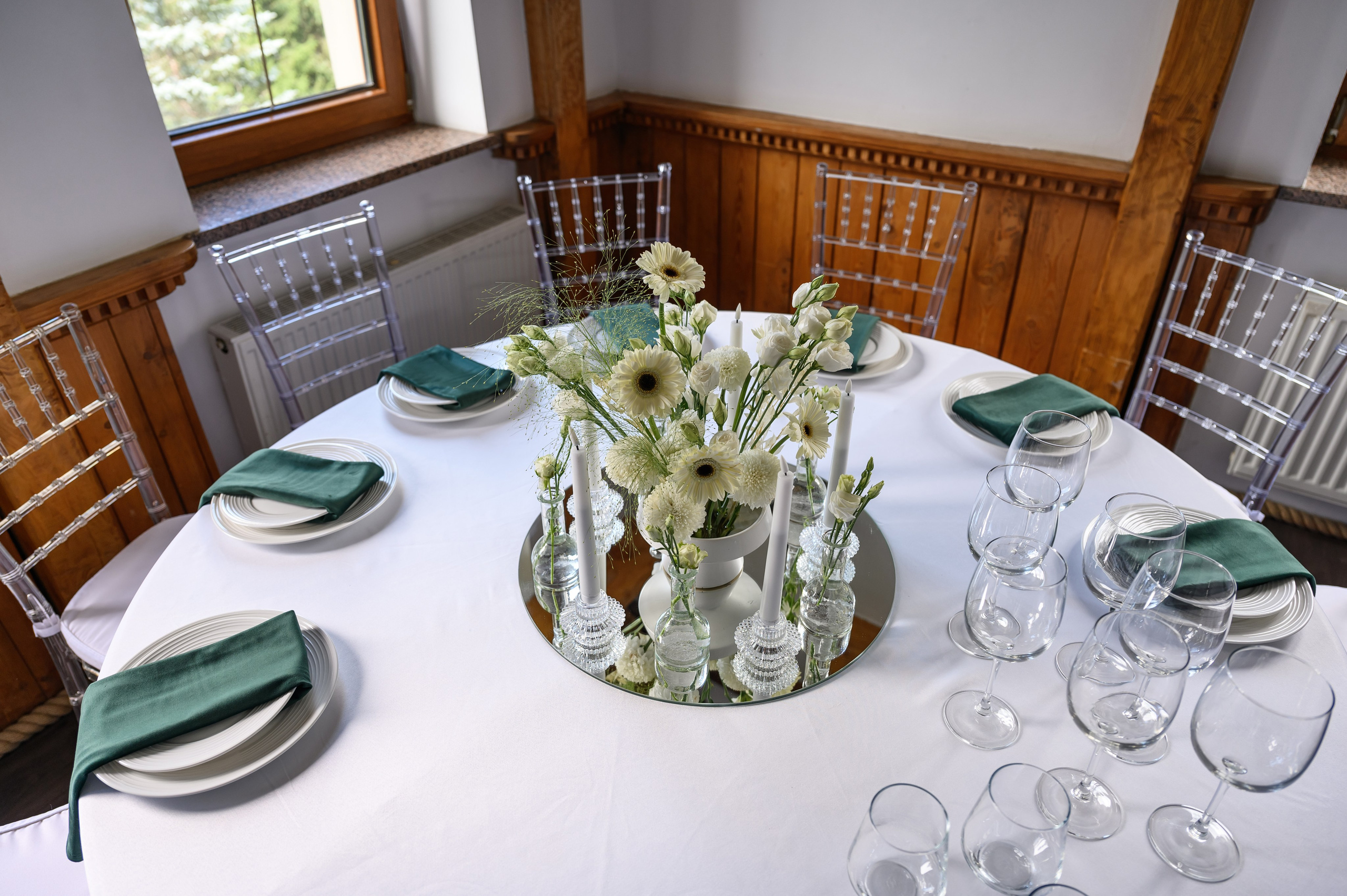 Свадебная фотосессия Банкетный зал Замок Монсоро. Свадебный фотограф Москва Юрий Кульман