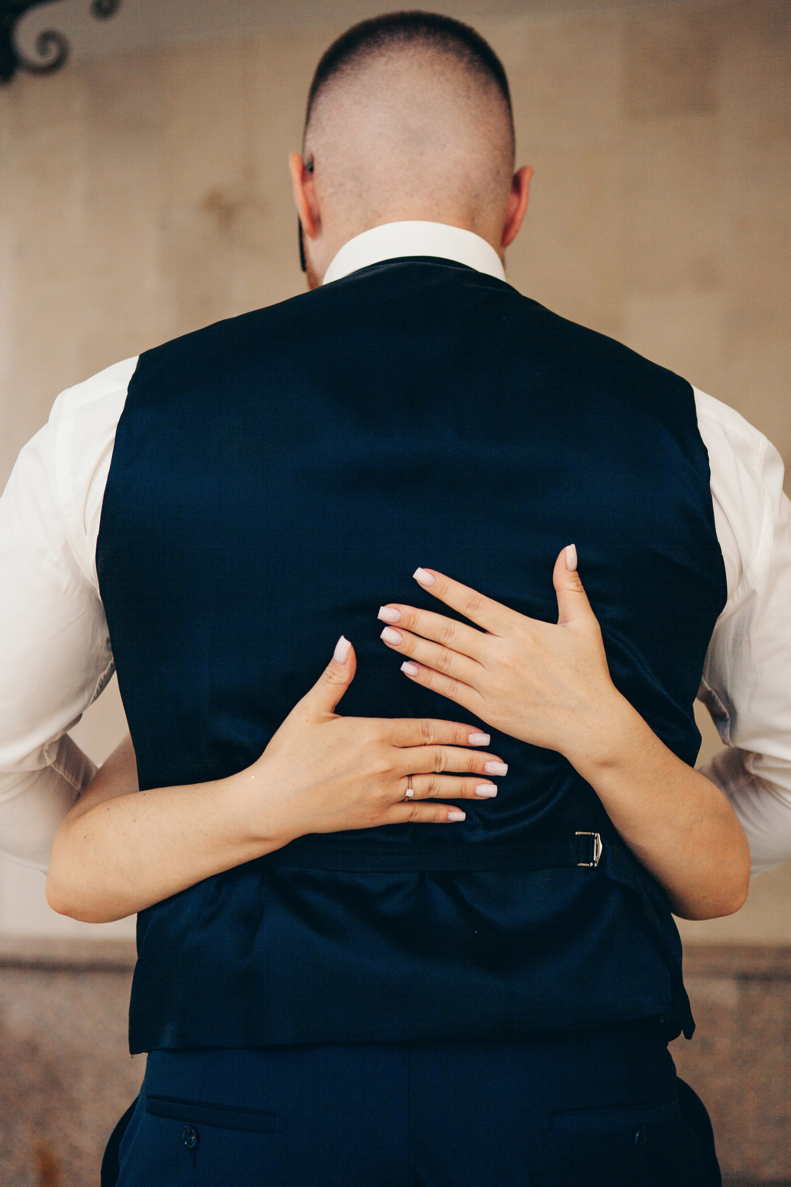 Свадебная фотосессия в отеле hartwell hotel и на патриарших прудах. Фотограф Ольга Ефремова