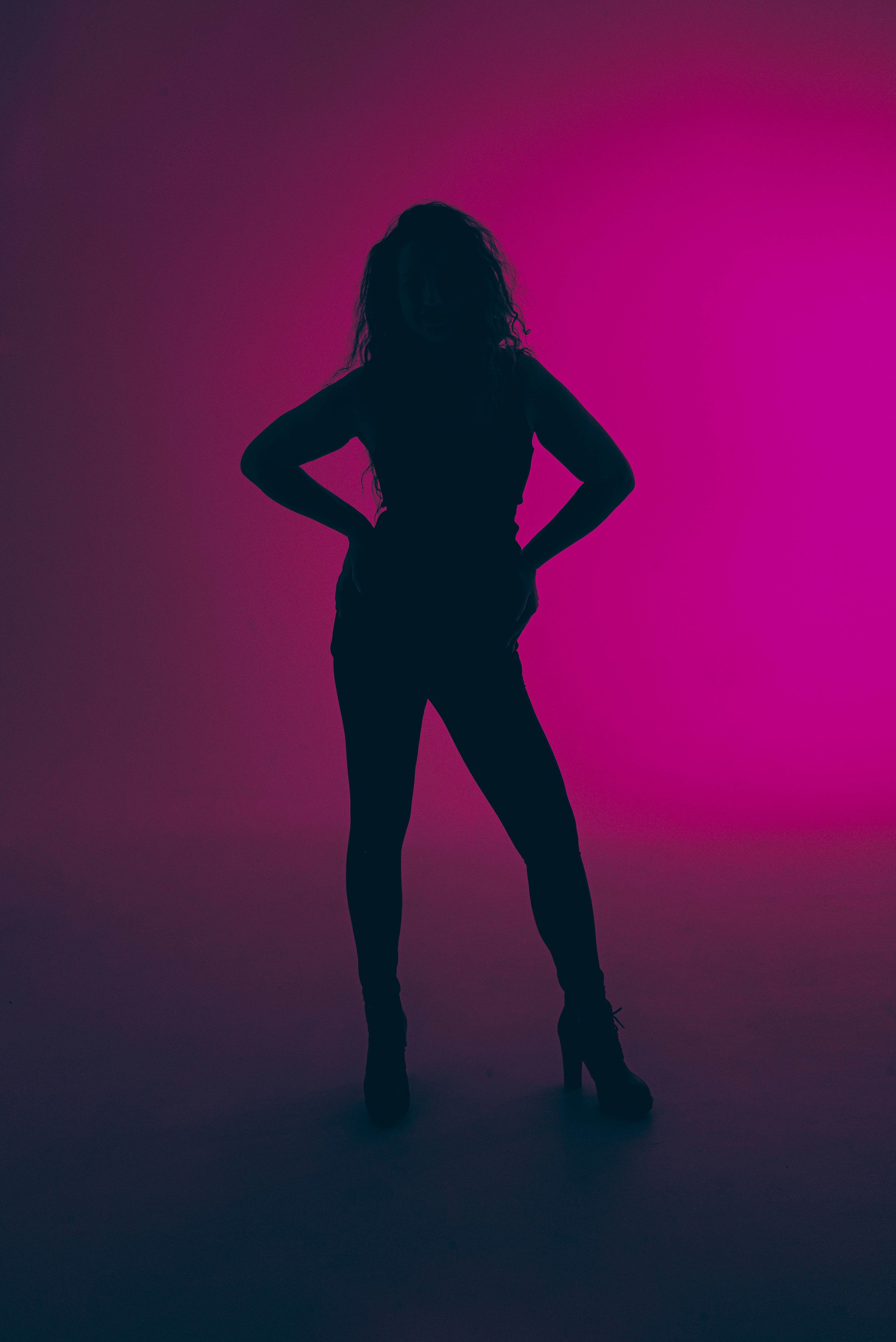 Трансформационная фотоссесия с цветным светом и яркими образами. Фотограф в Санкт-Петербурге Марина Парникова