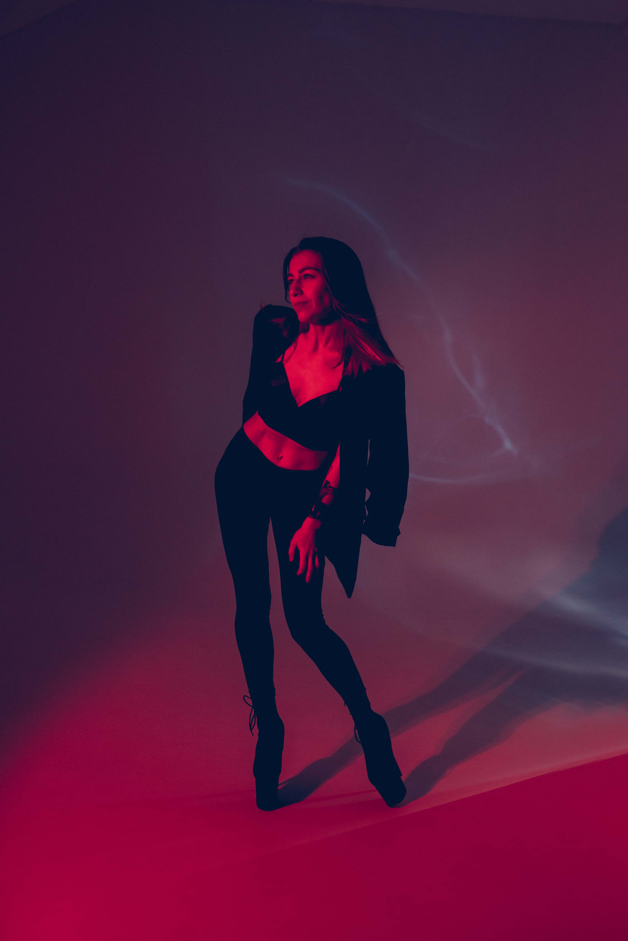 Трансформационная фотоссесия с цветным светом и яркими образами. Фотограф в Санкт-Петербурге Марина Парникова