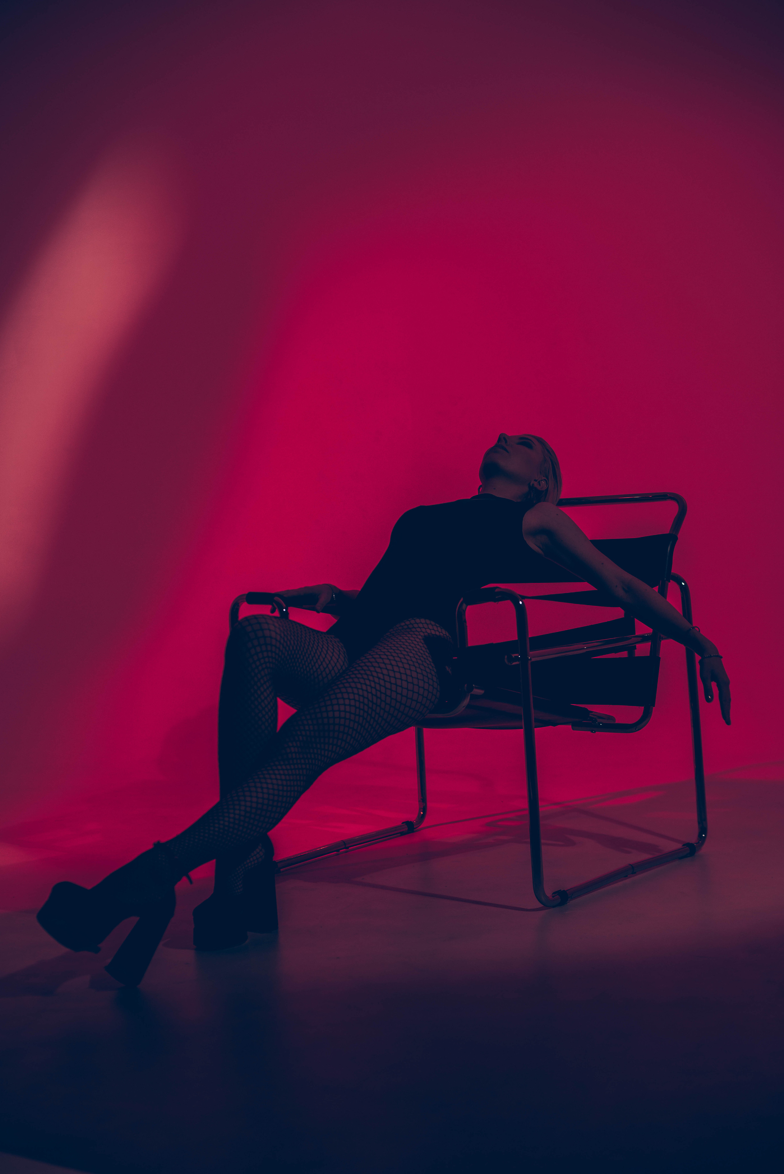 Трансформационная фотоссесия с цветным светом и яркими образами. Фотограф в Санкт-Петербурге Марина Парникова