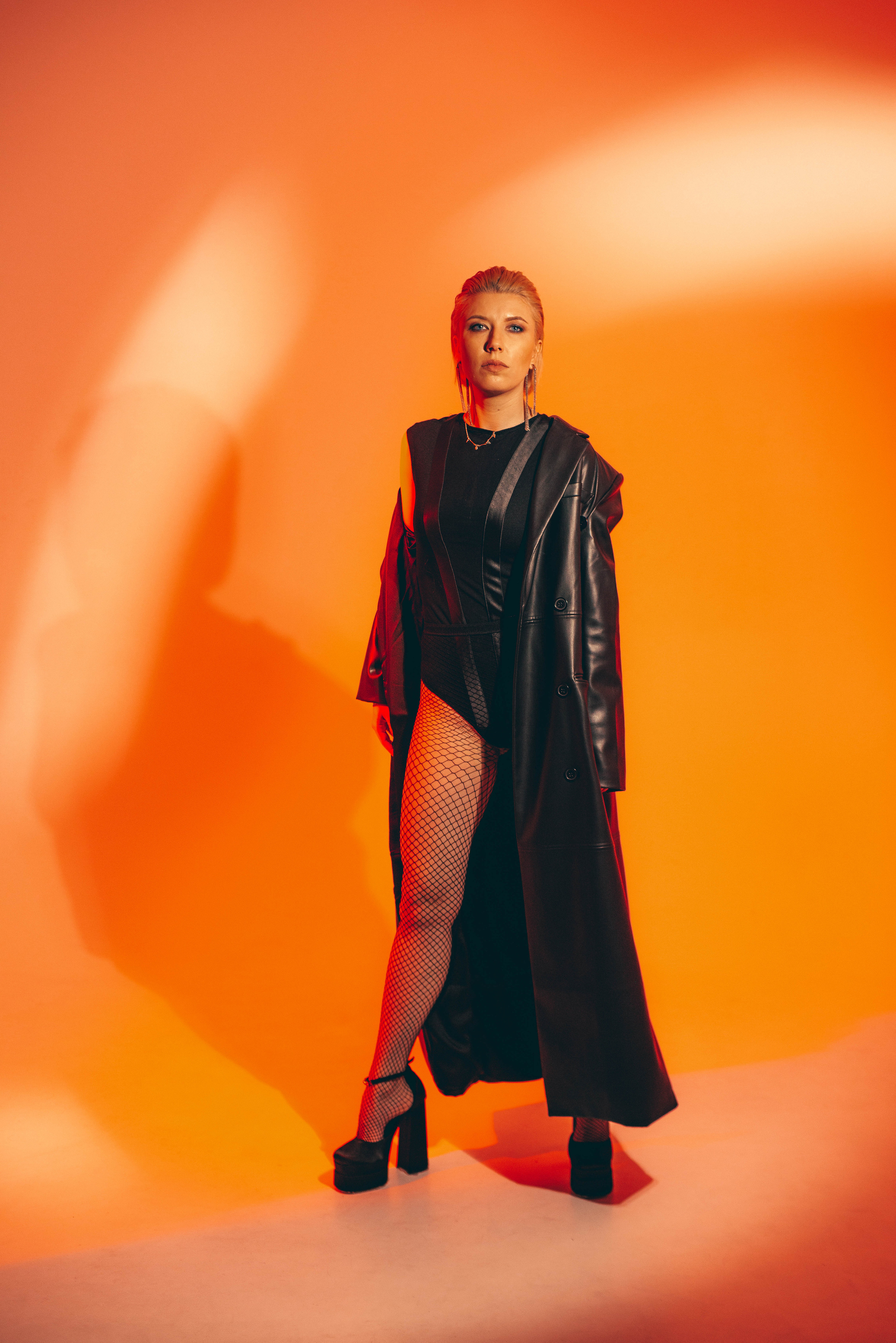 Трансформационная фотоссесия с цветным светом и яркими образами. Фотограф в Санкт-Петербурге Марина Парникова