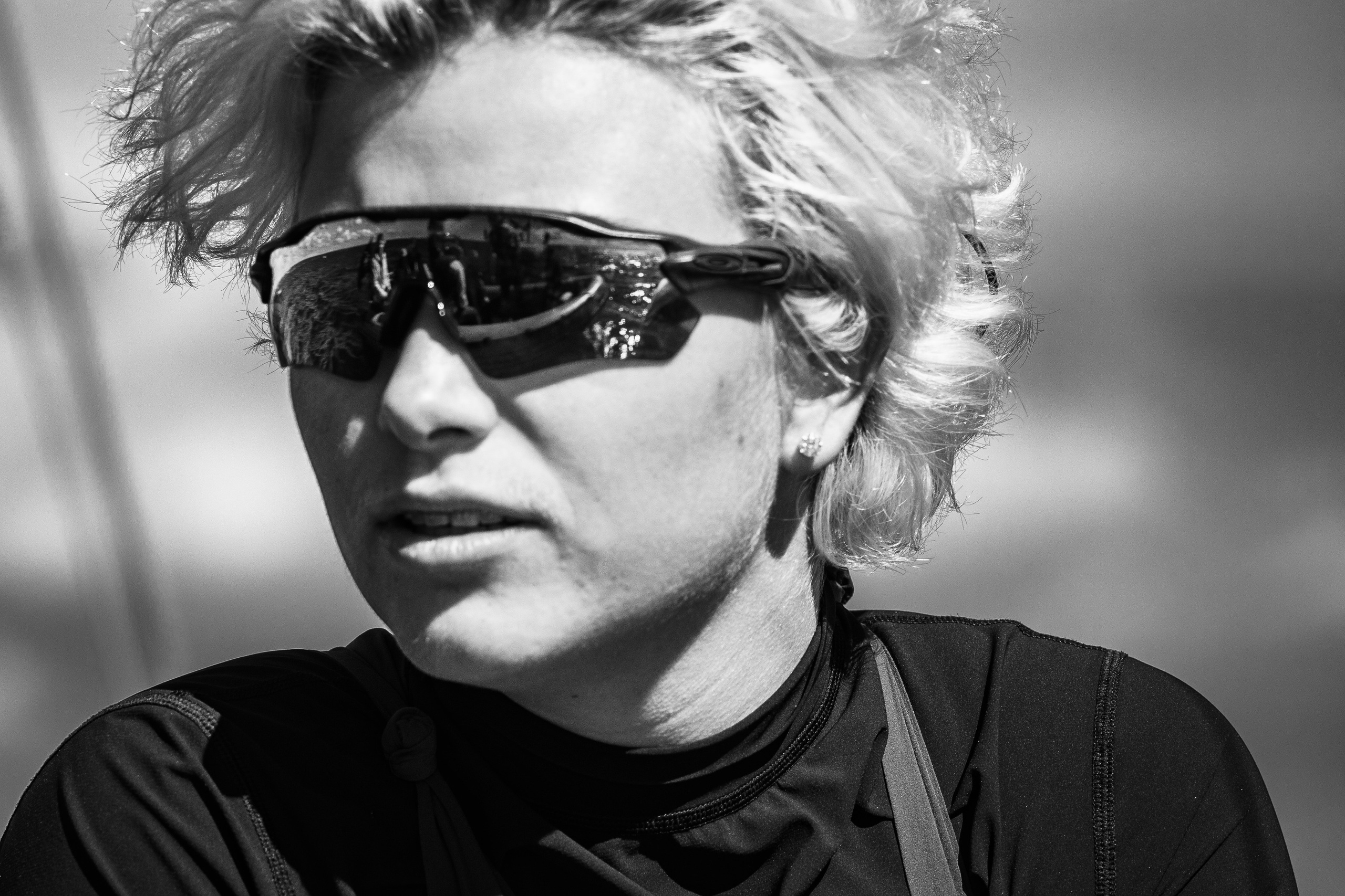 Яхтсменка Елизавета Жеребцова крупным планом на чемпионате России среди яхт класса SB20