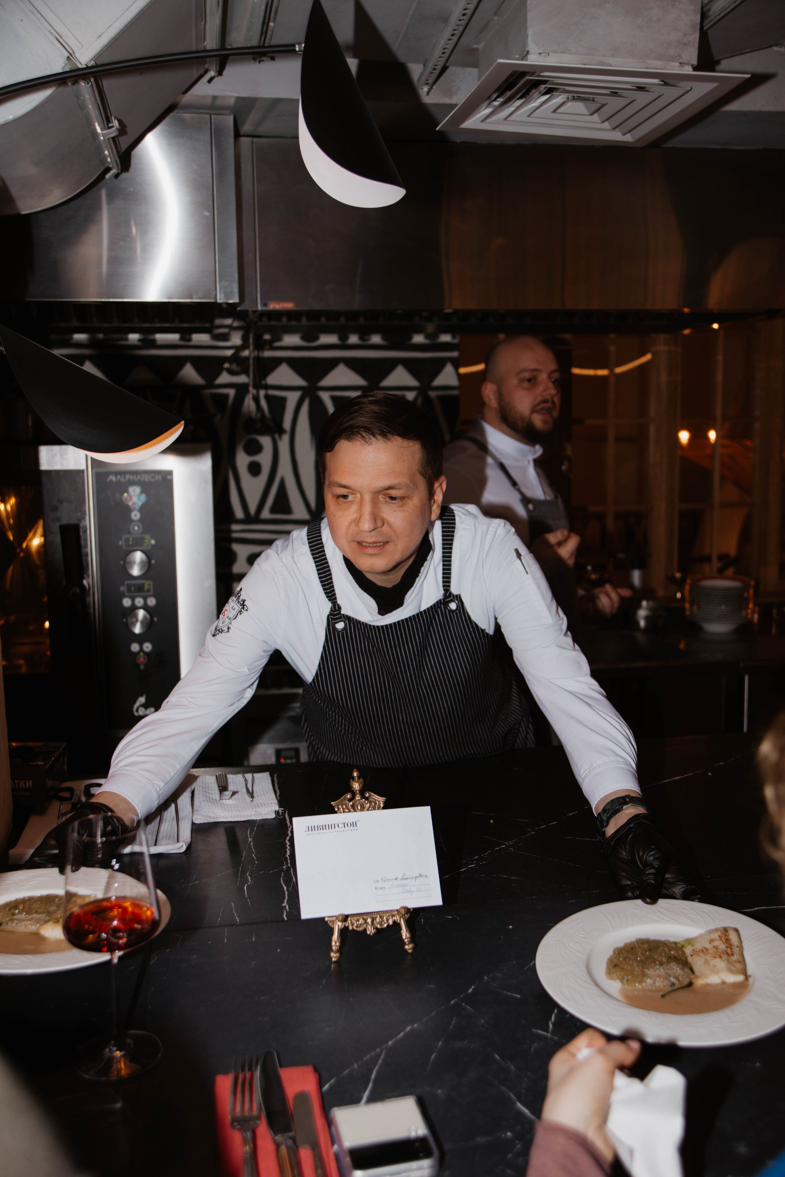Шеф-тейбл в ресторане Ливингстон. Ксения Glossa. Портретный и репортажный фотограф в Самаре