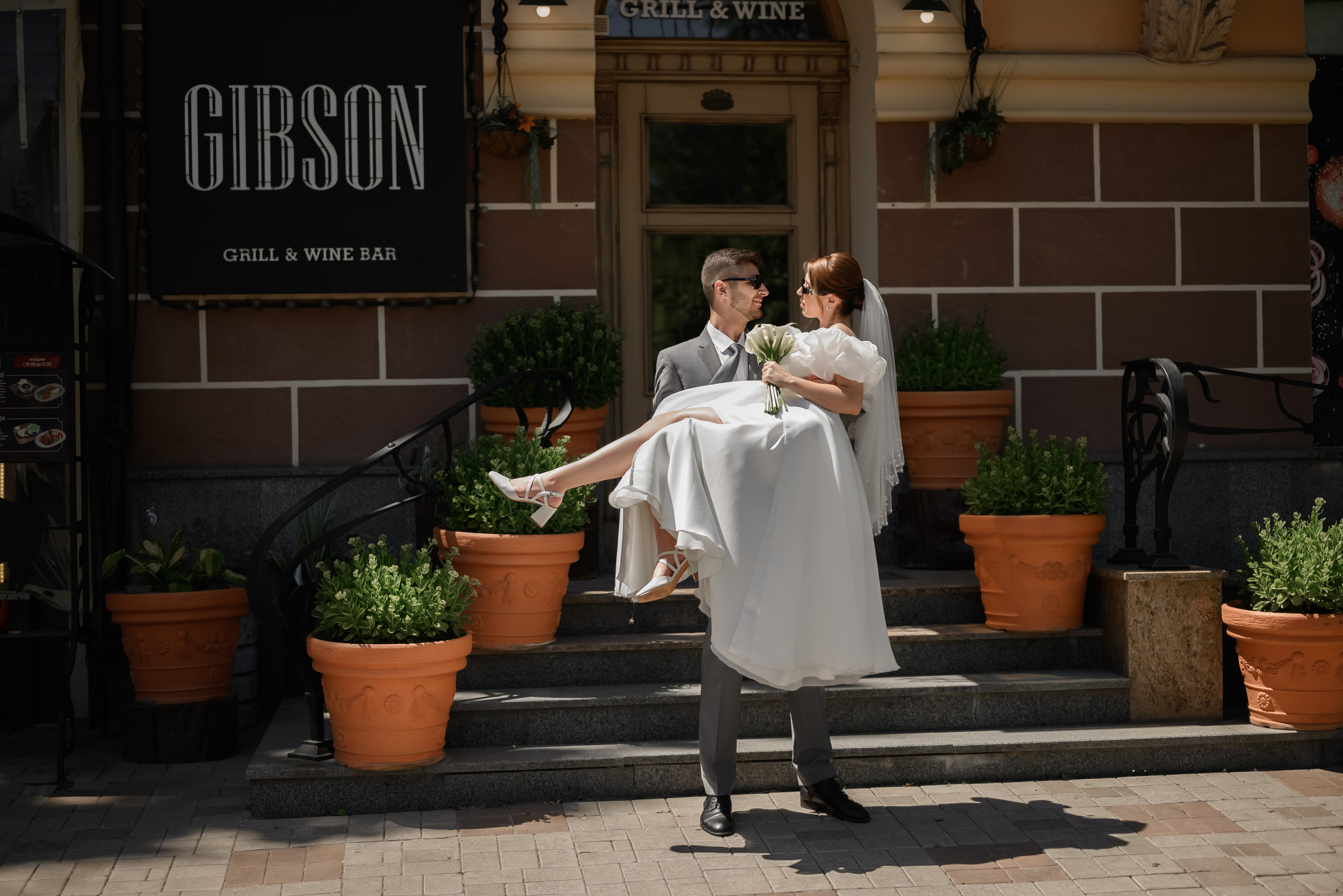 Прогулка в театре и по центру города. Юлия Басня семейный и свадебный фотограф в Донецке