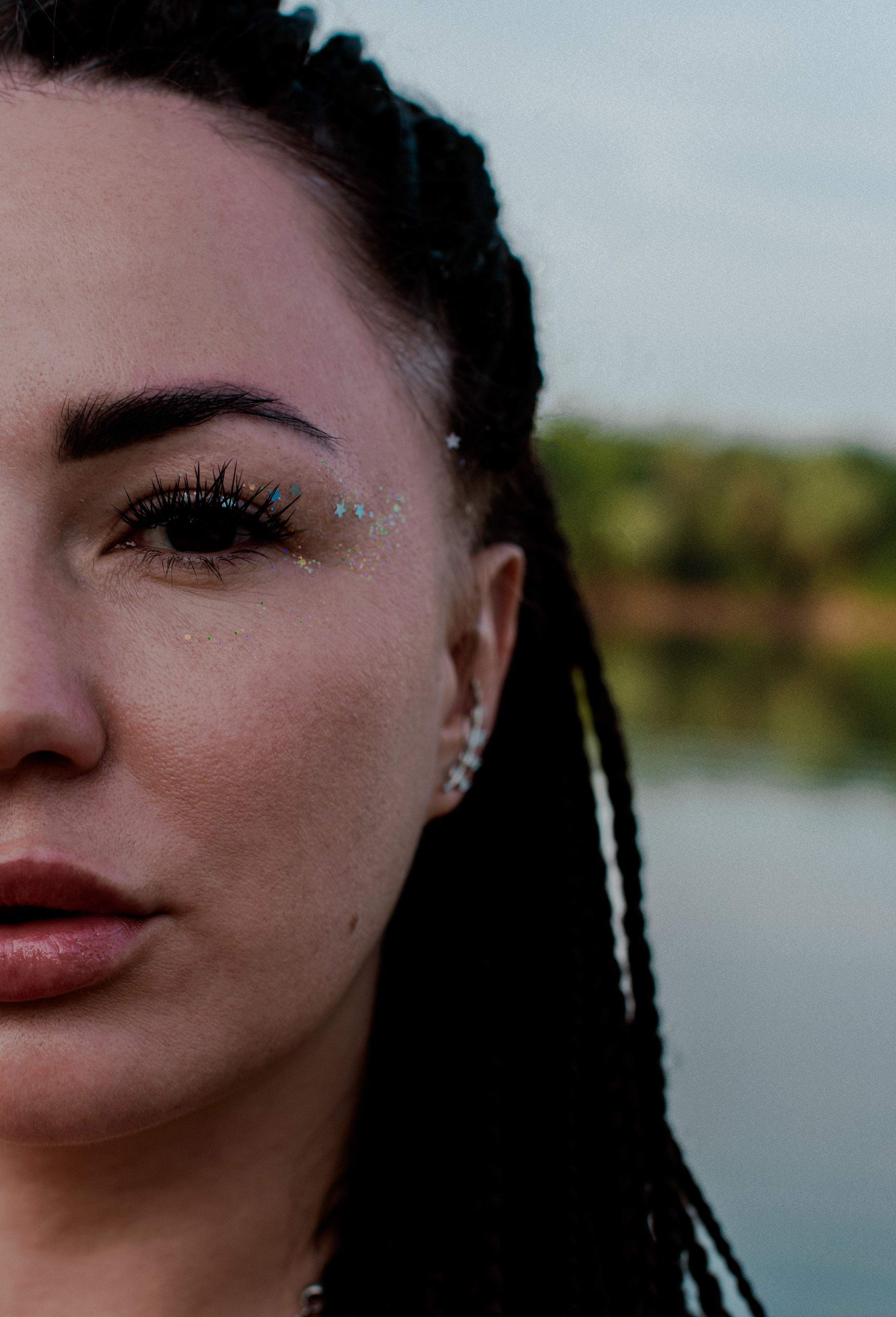 Анастасия на водоеме. Женский фотограф в Москве и МО