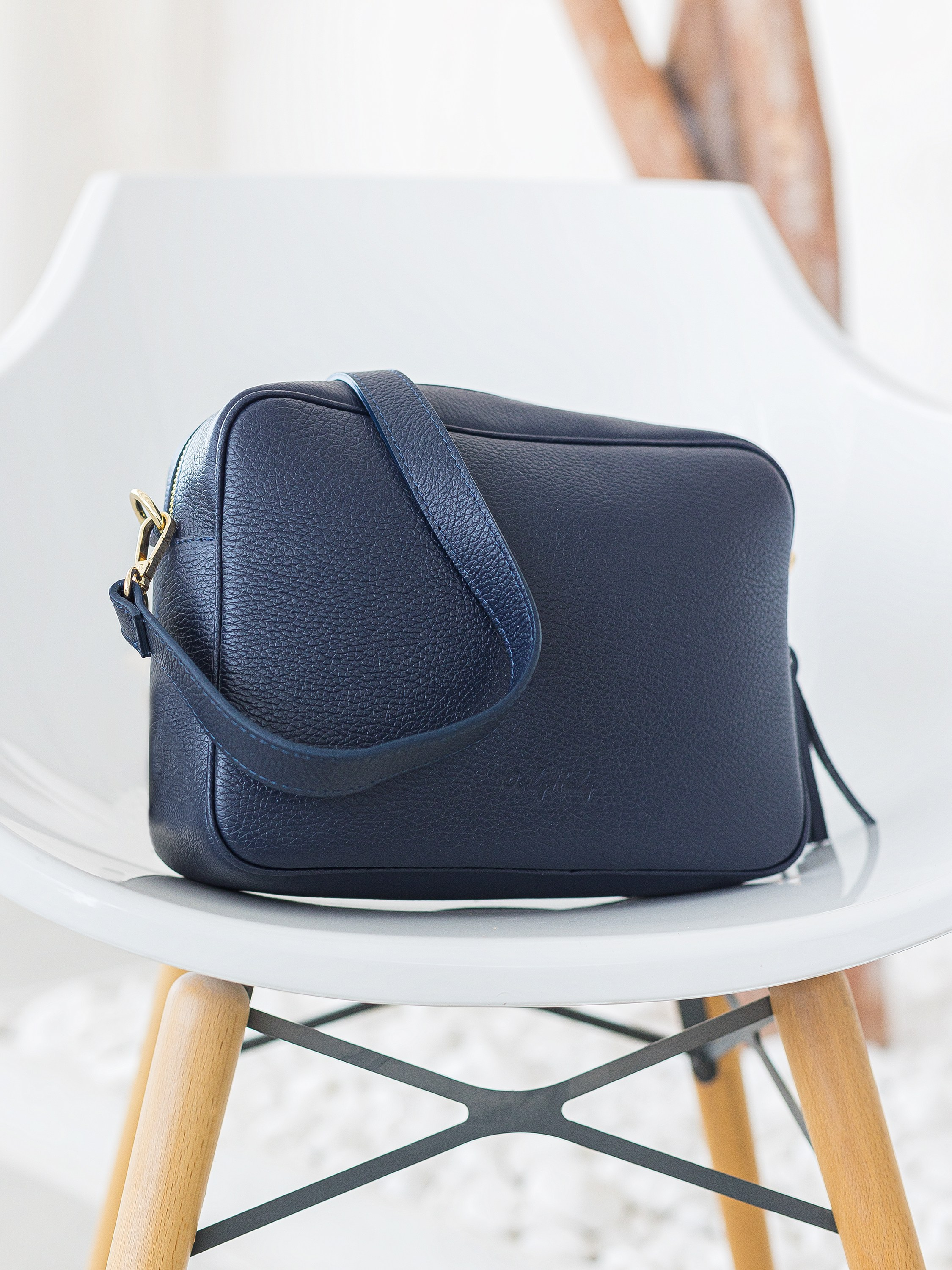 Предметная съёмка сумок для маркетплейсов. Предметный фотограф в Симферополе Антон Катунин