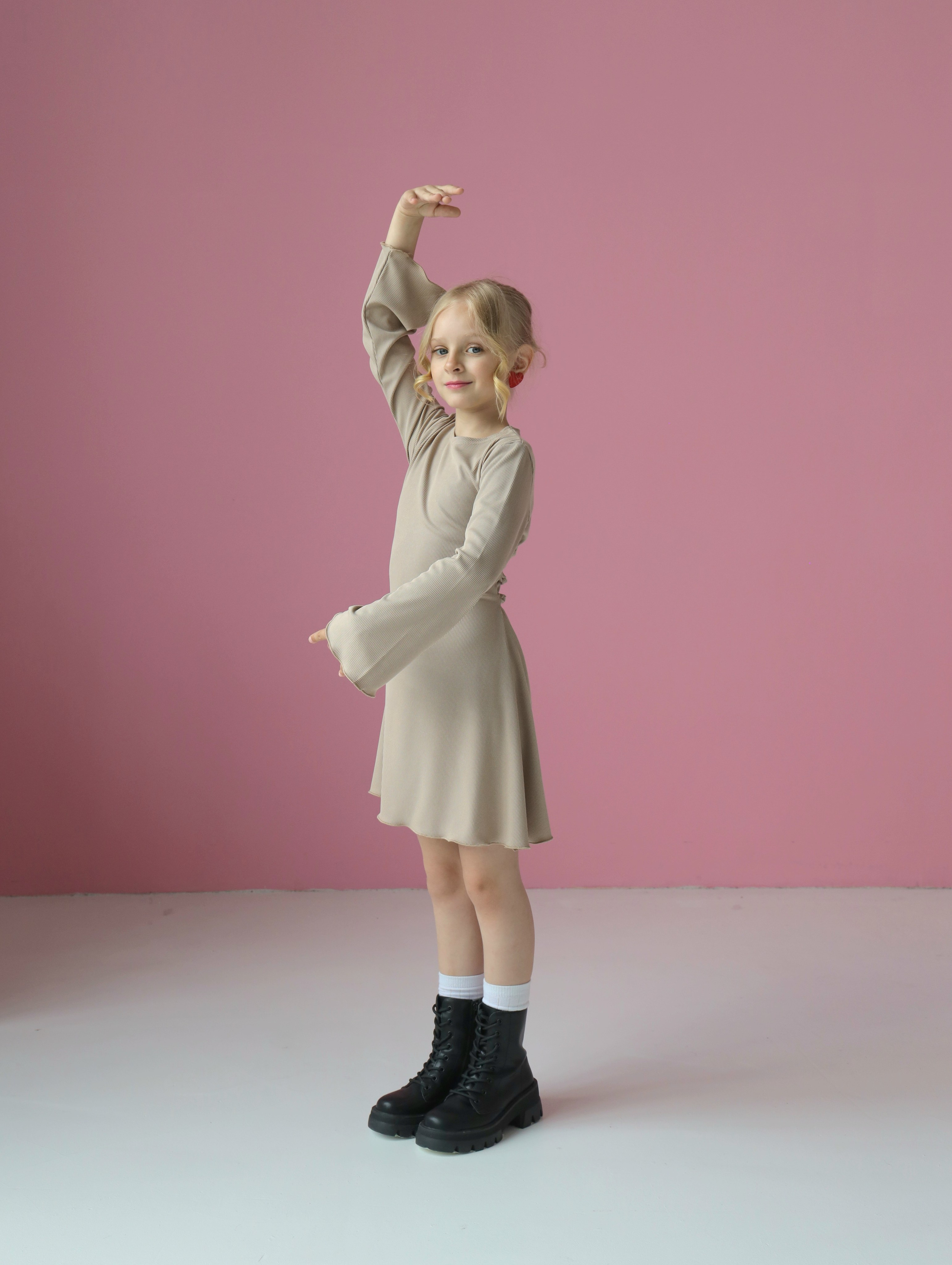 Каталожная съемка детской одежды для маркетплейса. Фотограф в Новосибирске Анна Полторацкая